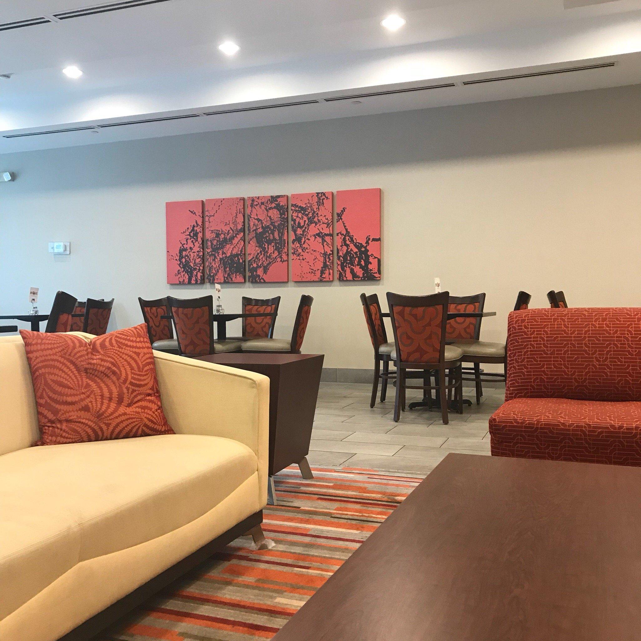 Holiday Inn Express & Suites Columbus - Easton Area, an IHG Hotel