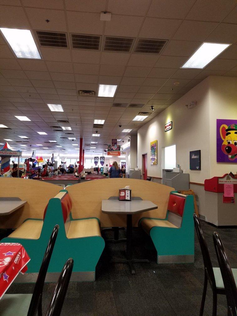 Chuck E Cheese's