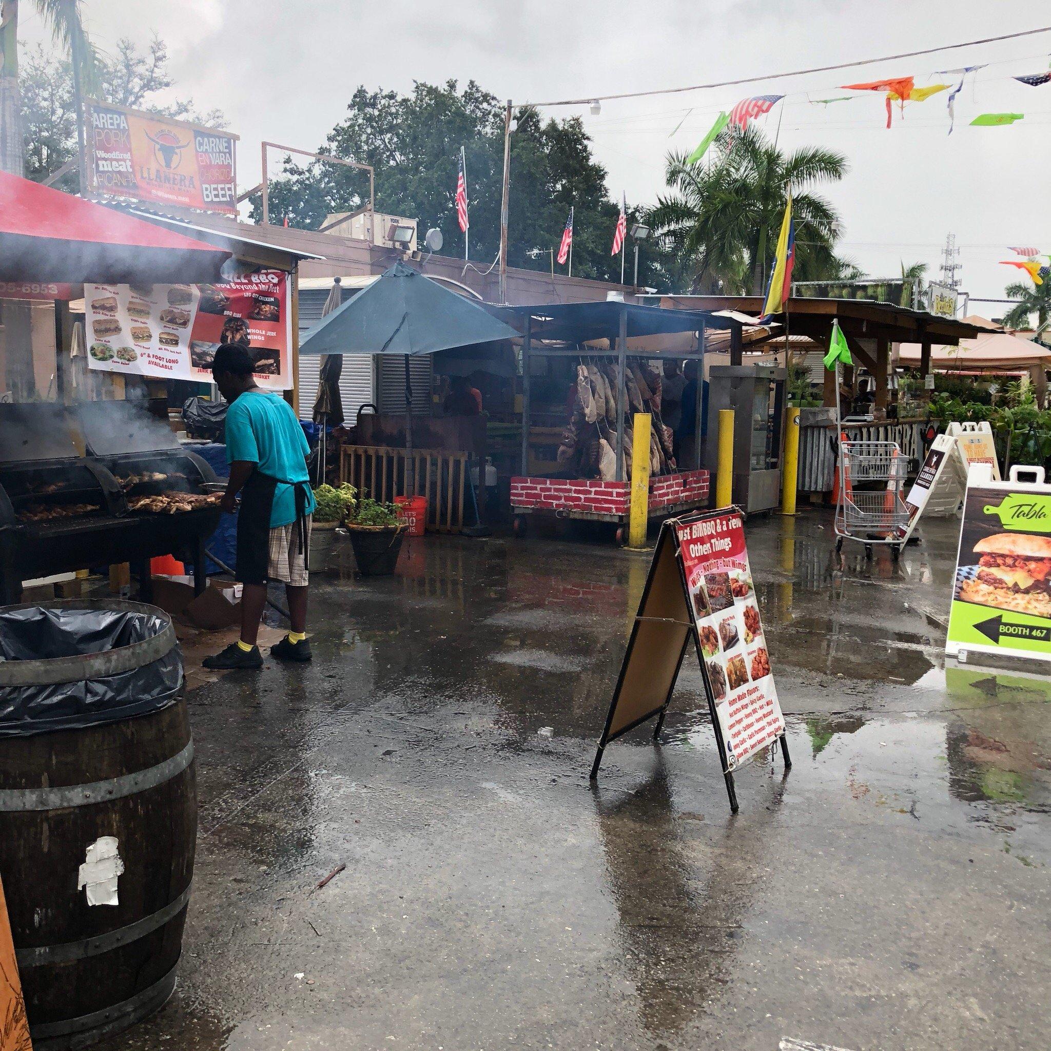 Llanera Carne En Vara / Woodfired Meat