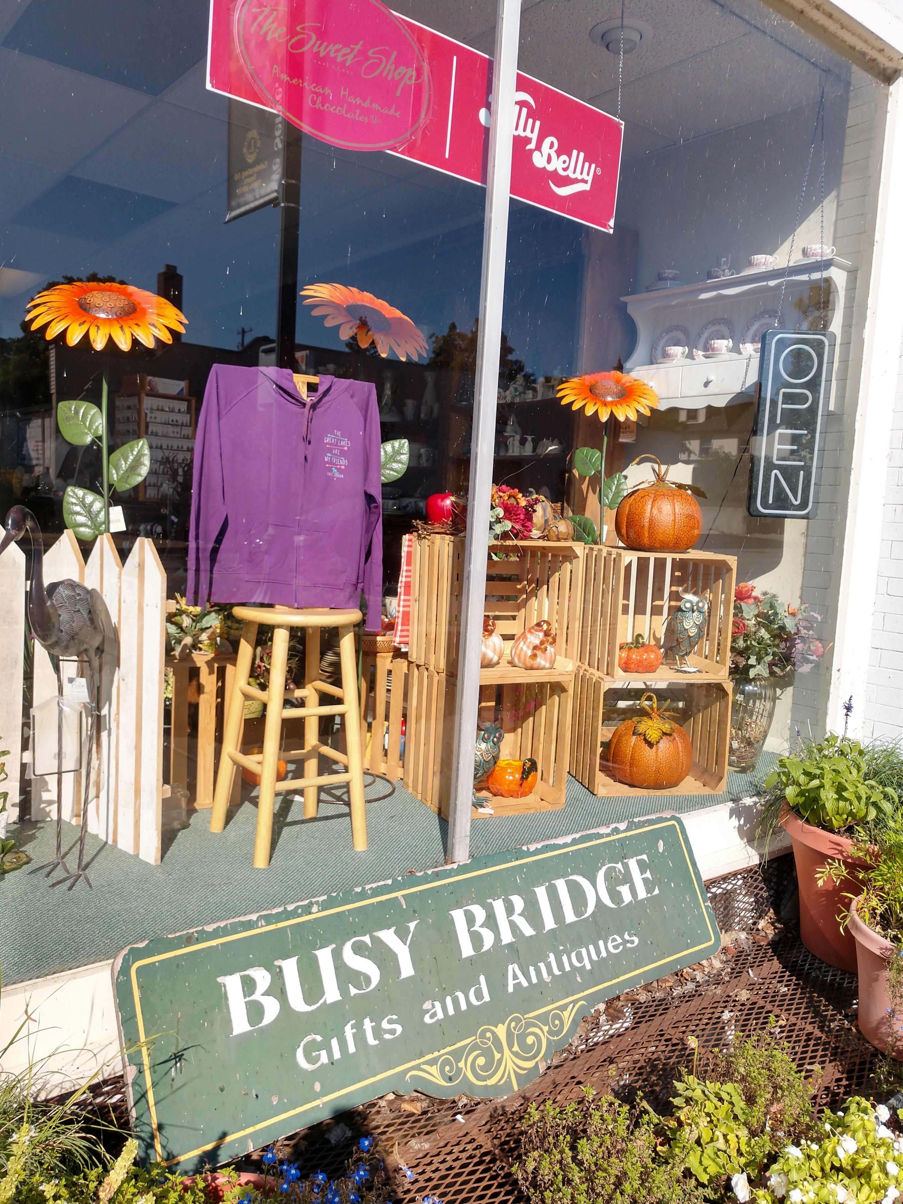 Busy Bridge Antiques & Gifts