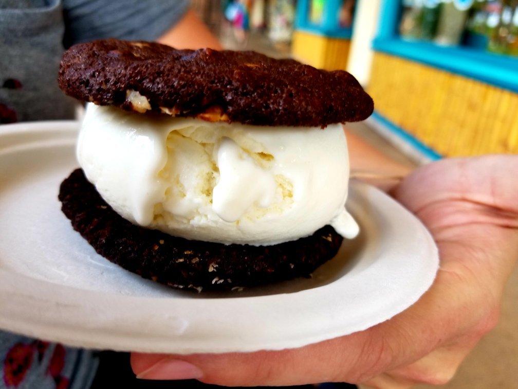 Hula Cookies & Ice Cream