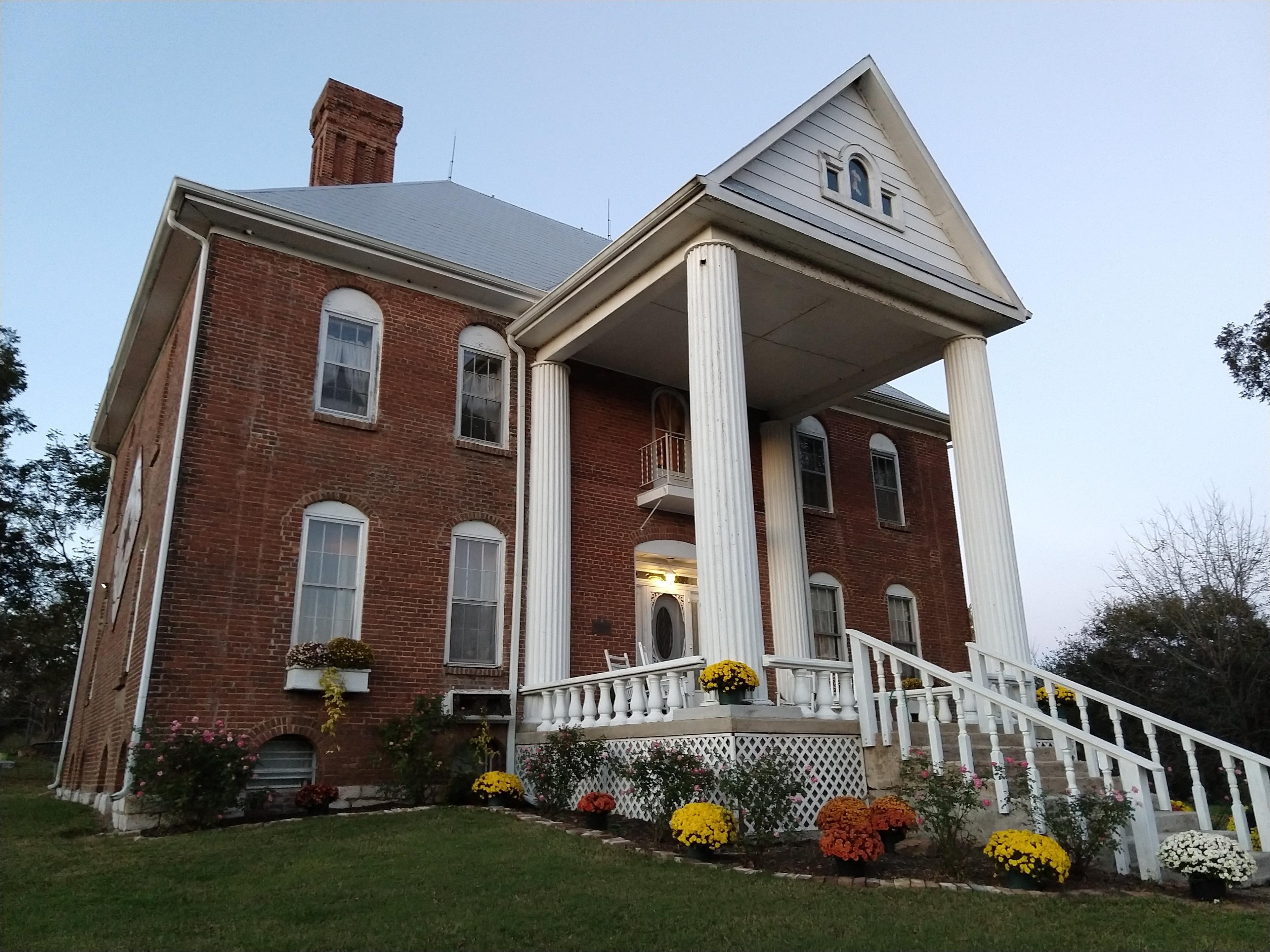 Lylewood Inn Bed & Breakfast