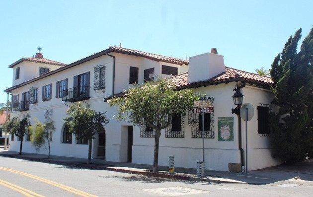 Historic Walking Tour of Santa Barbara