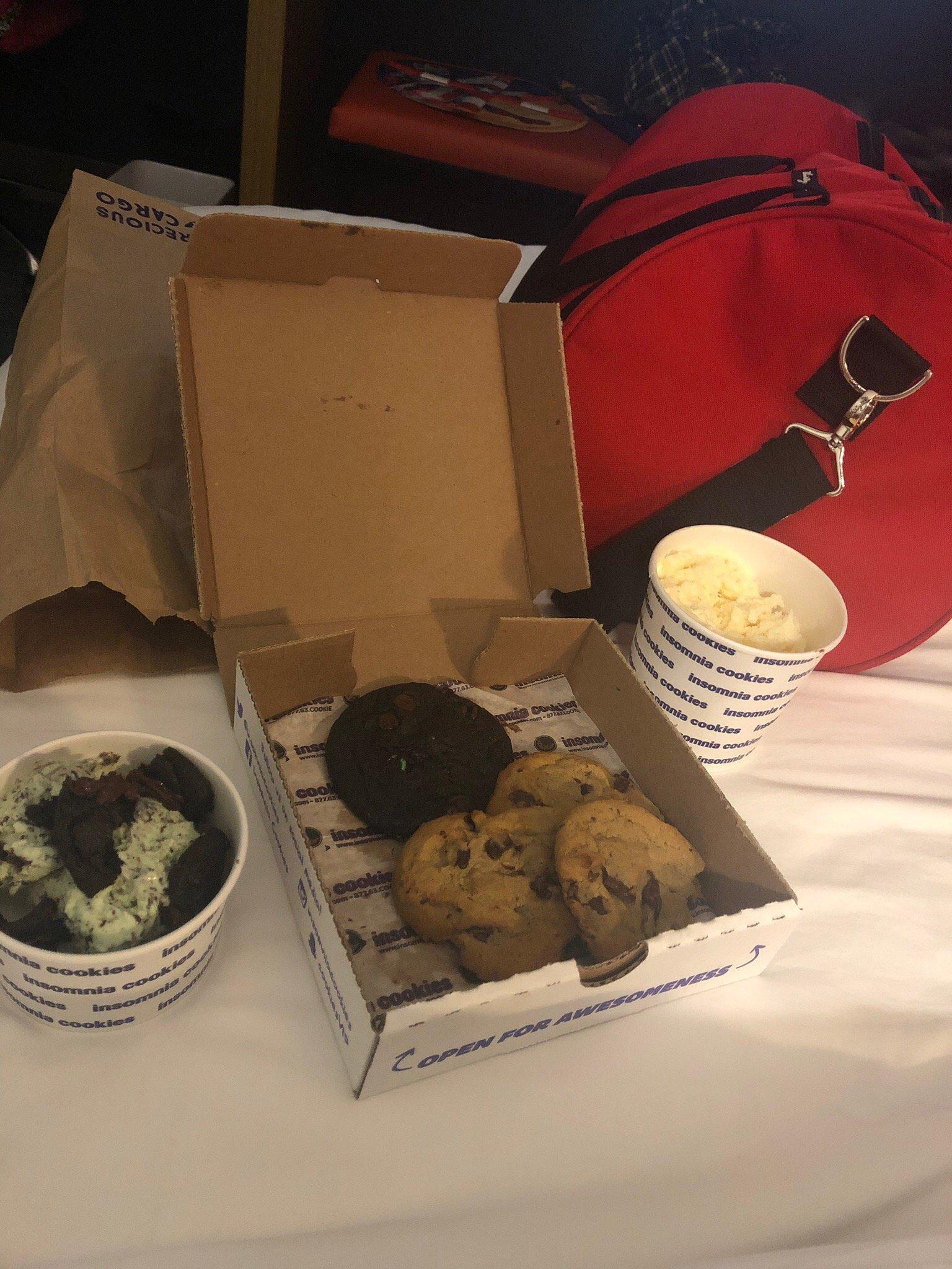 Insomnia Cookies