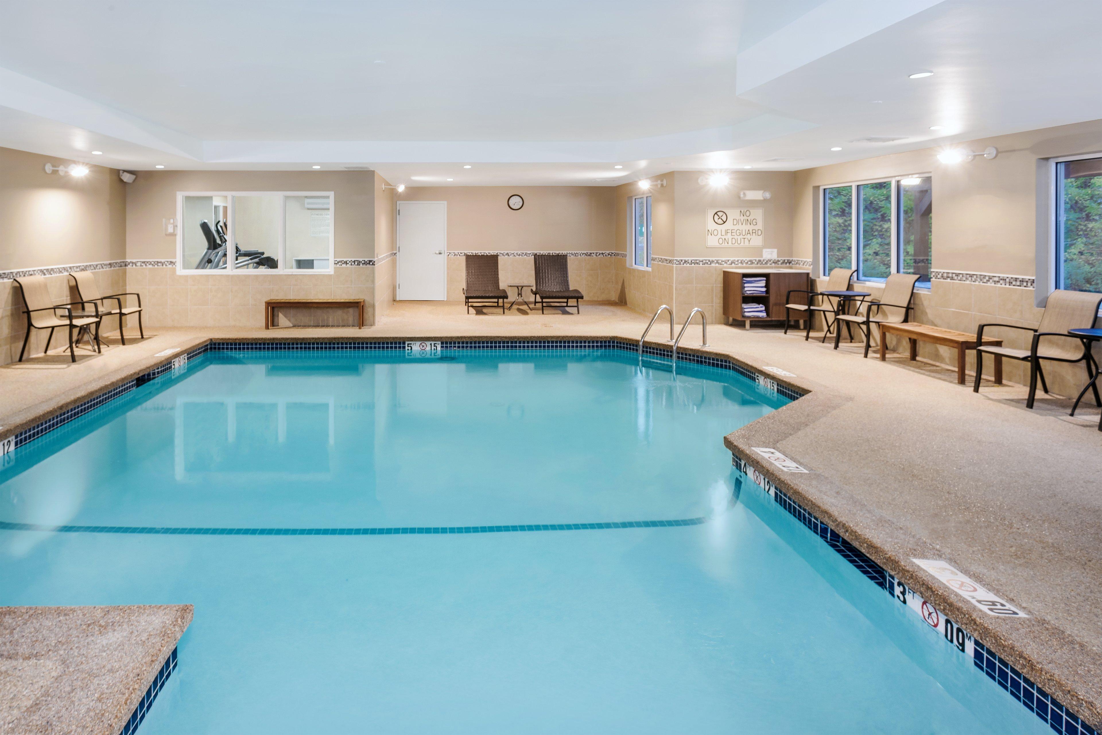 Holiday Inn Express & Suites Tilton - Lakes Region, an IHG Hotel