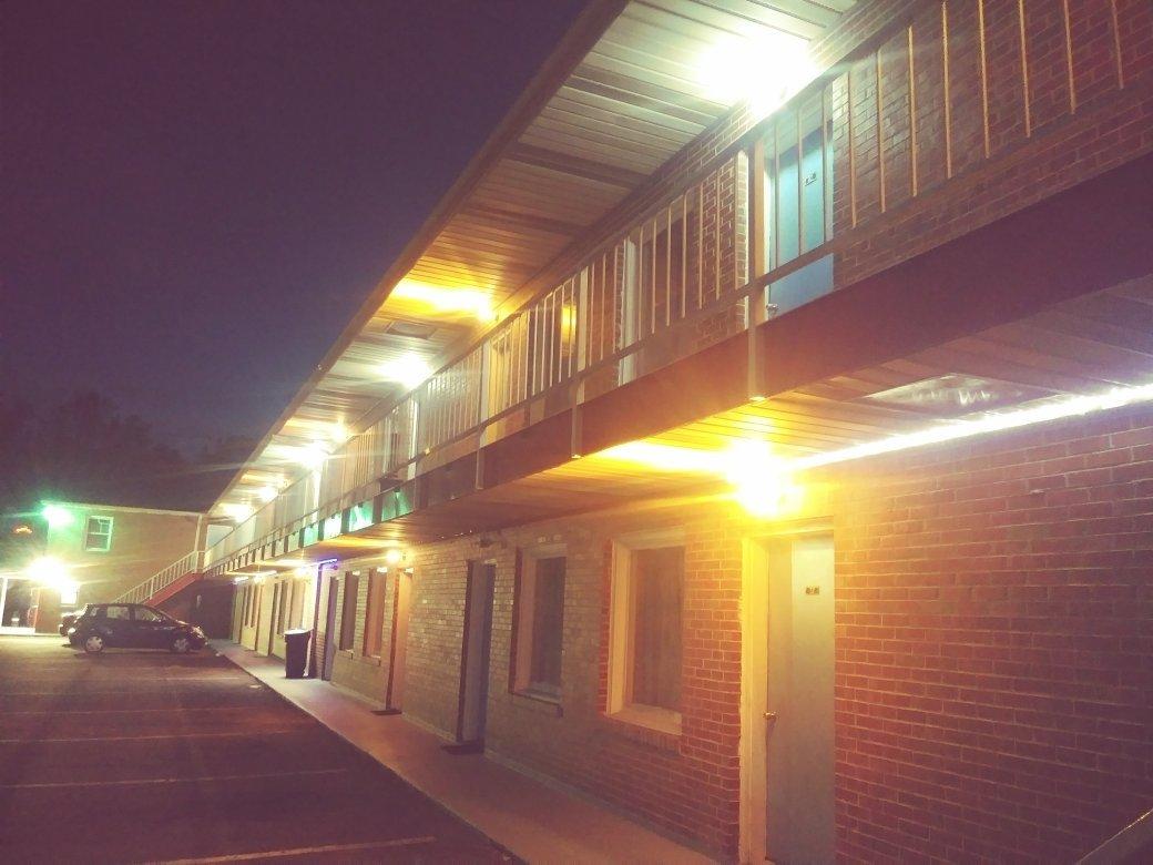 Hillcrest Motel