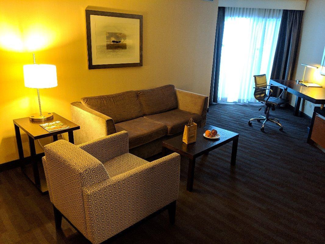 Hilton Winnipeg Airport Suites