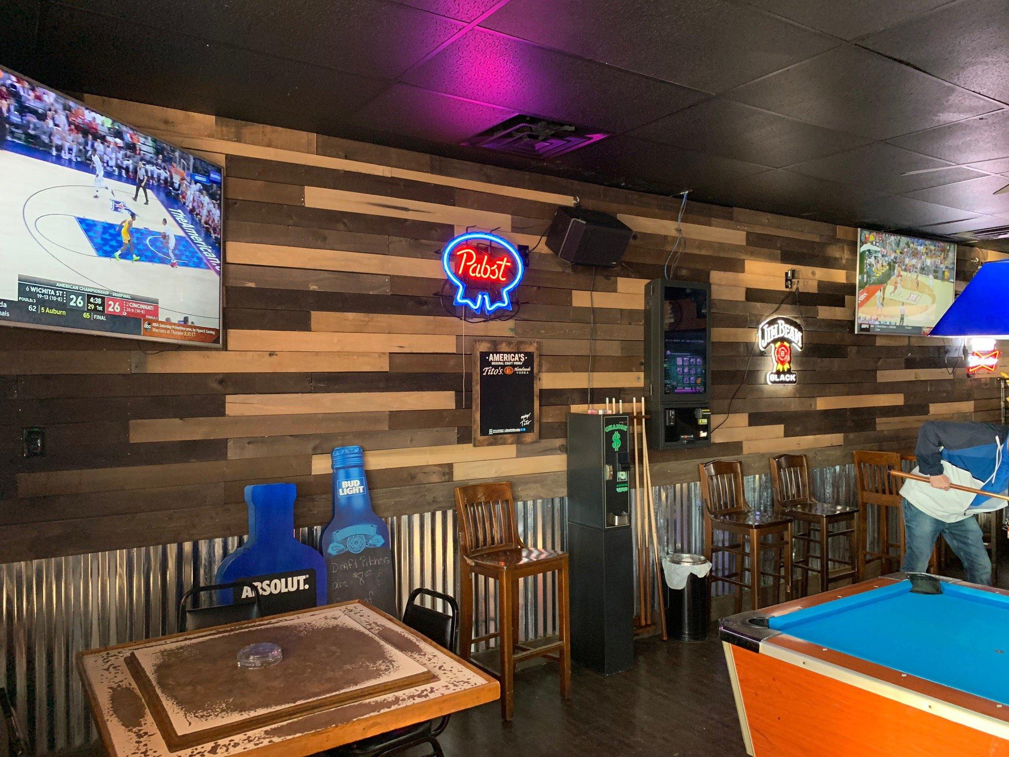 Brewskis Sports Bar & Grill