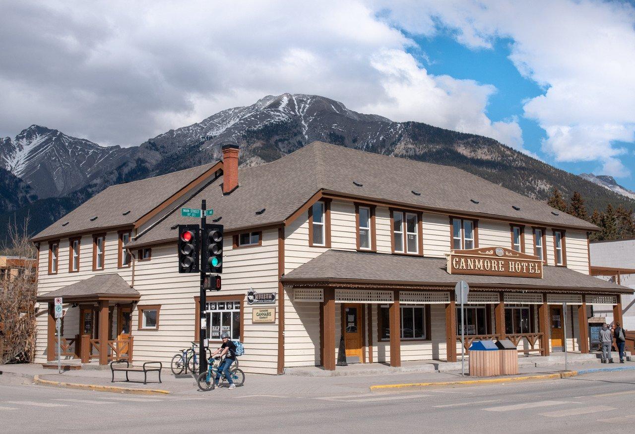 Canmore Hotel Hostel