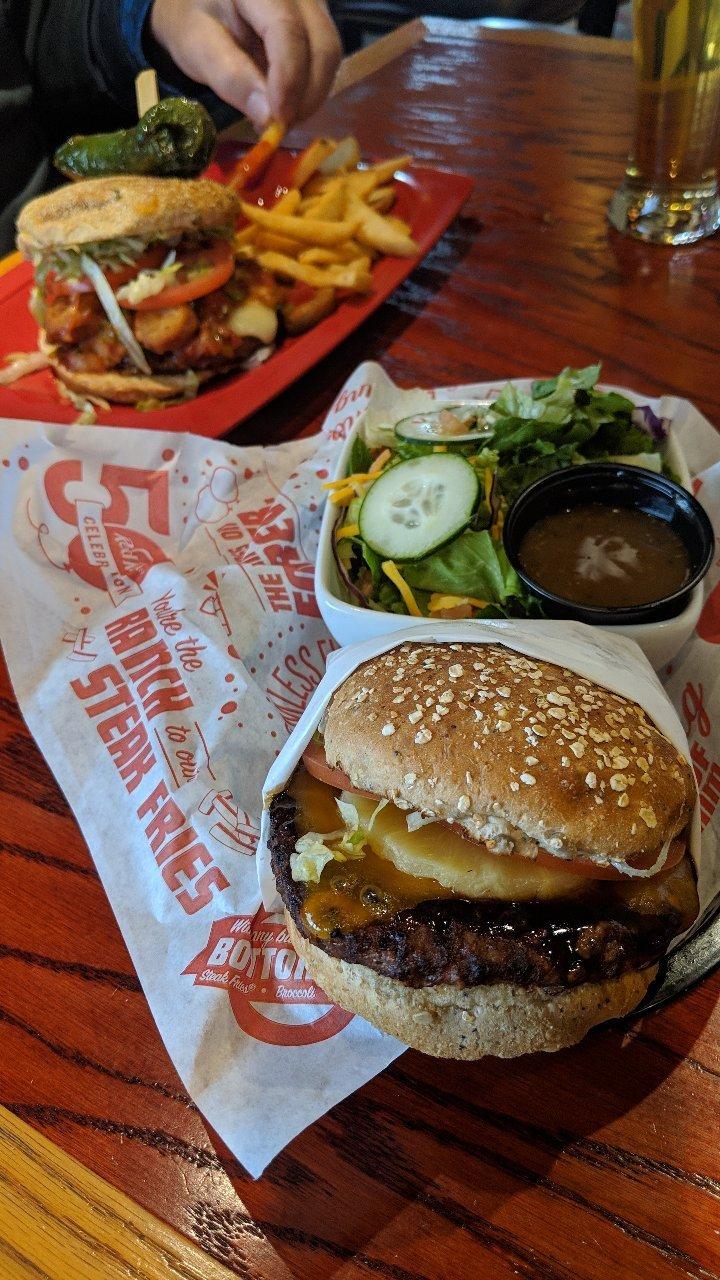 Red Robin Gourmet Burgers and Brews