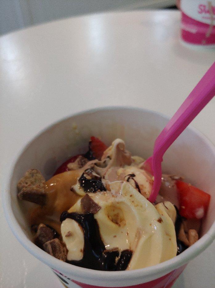 sweetFrog Premium Frozen Yogurt