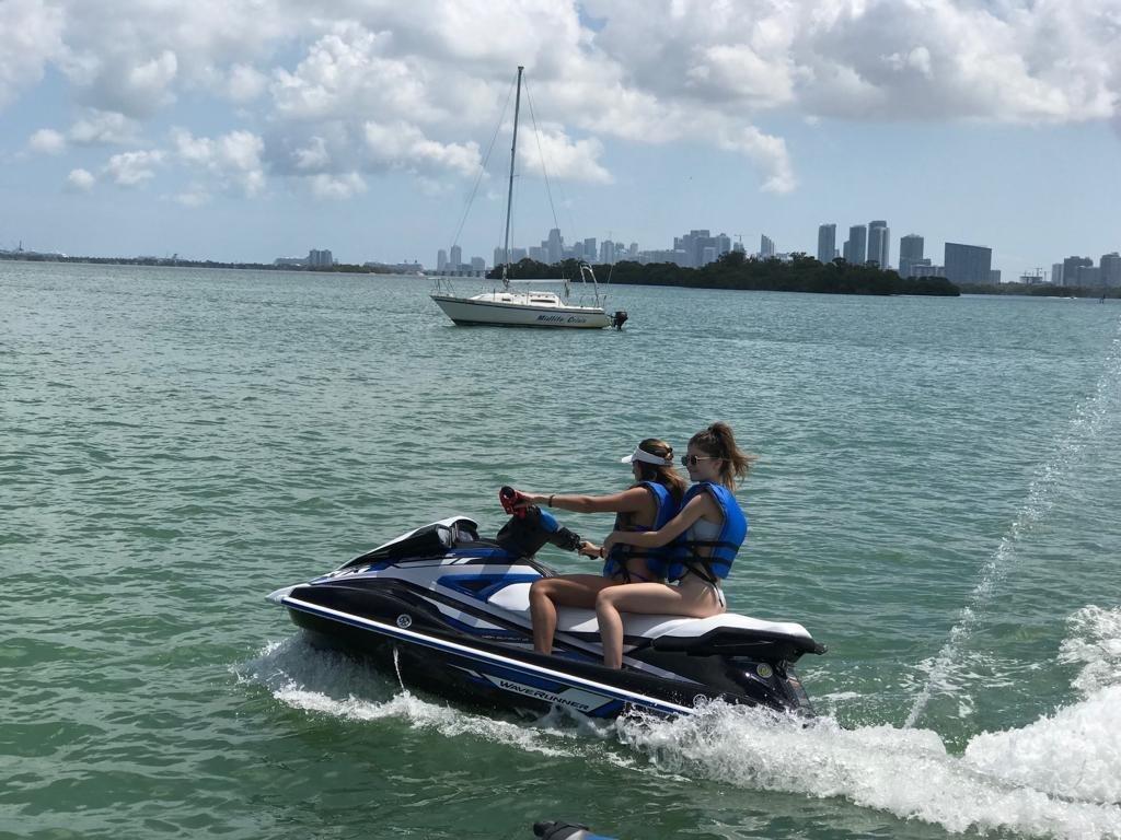 Jet Ski 305