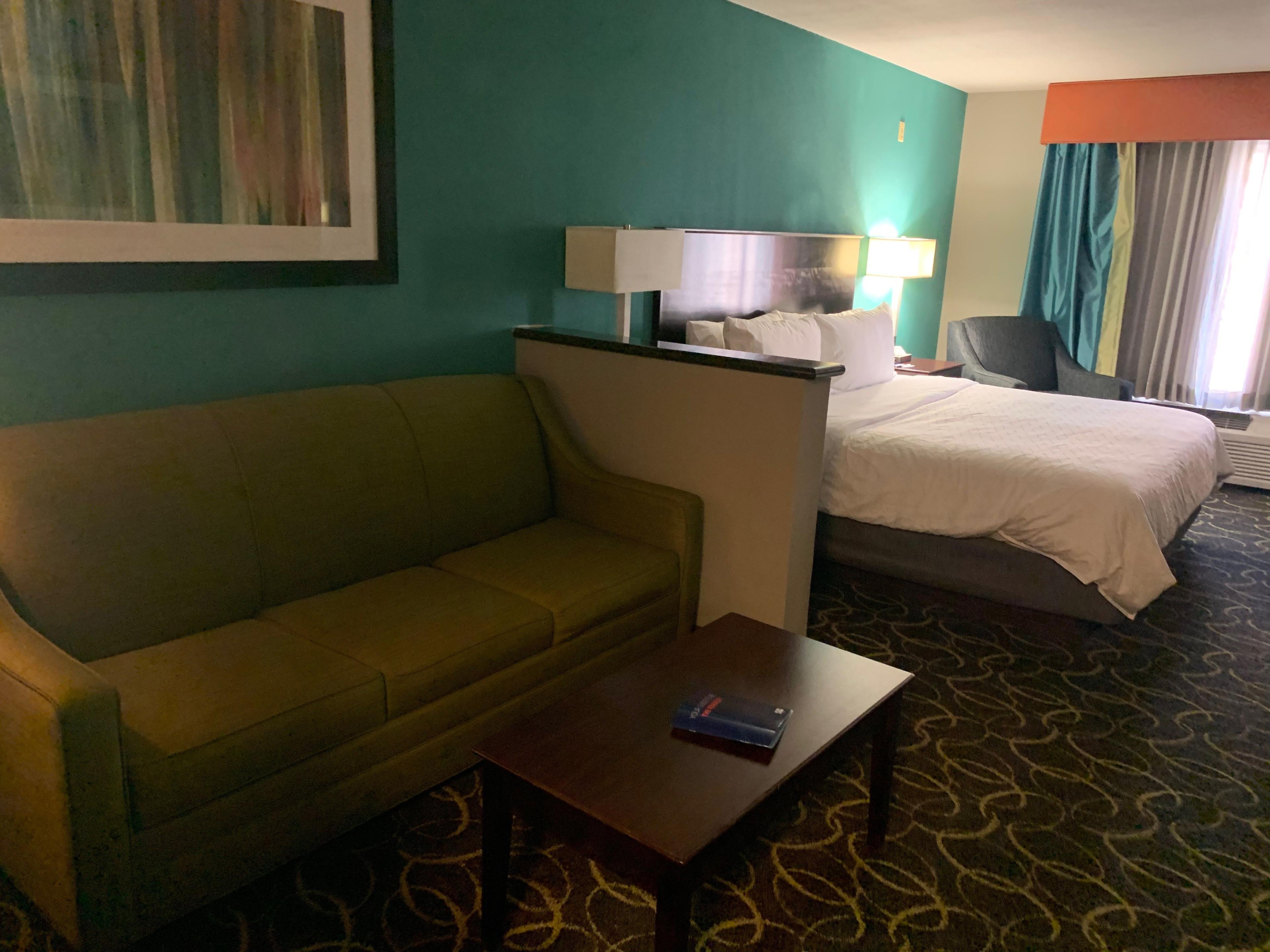 Holiday Inn Express & Suites DFW Airport - Grapevine, an IHG Hotel