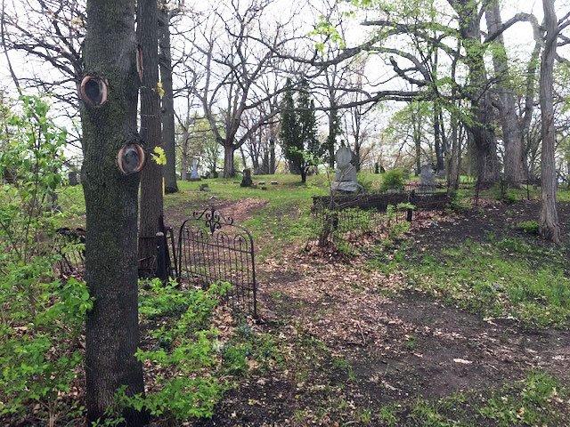 Riverside Cemetery