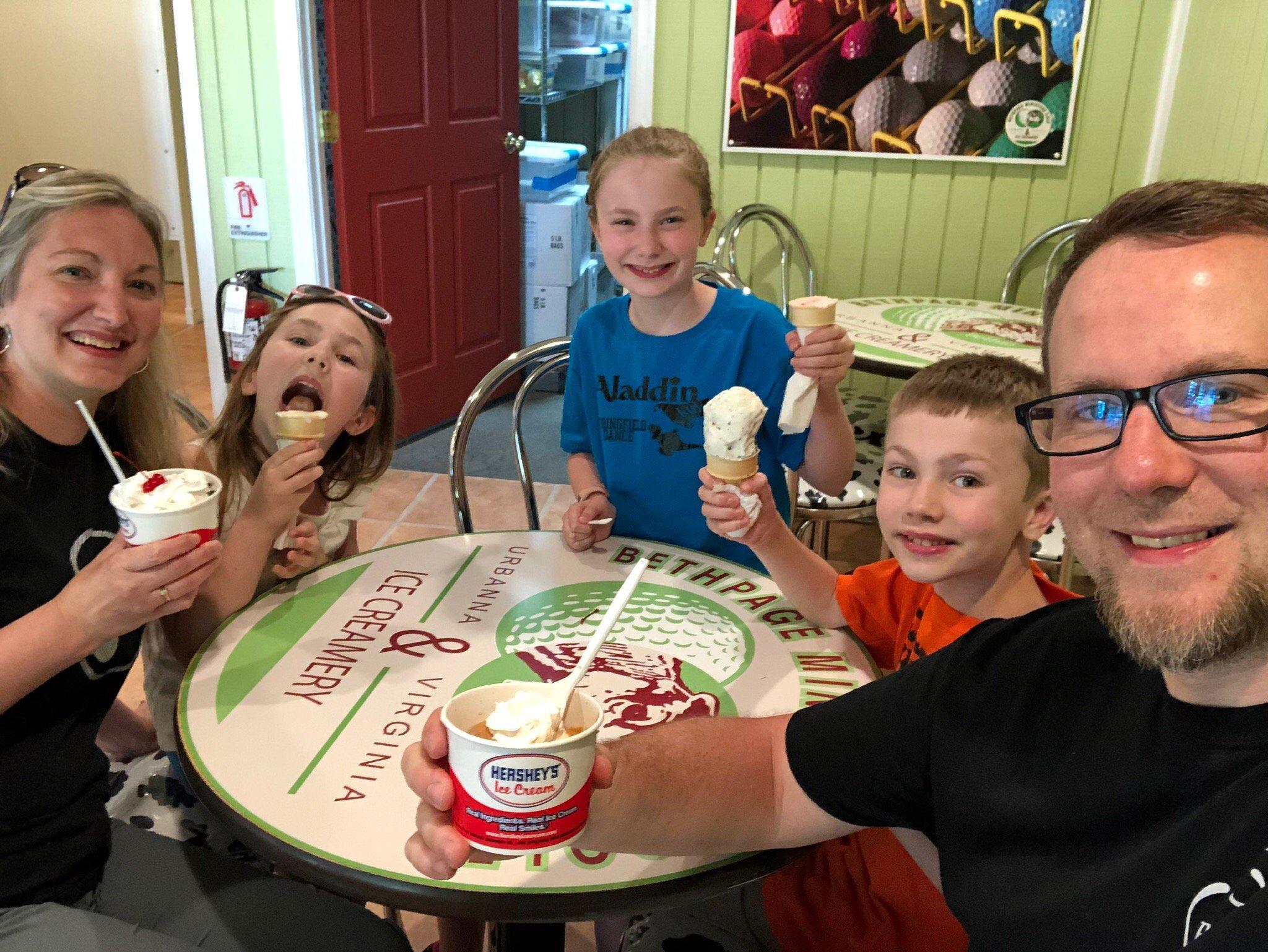 Bethpage Minature Golf & Ice Creamery