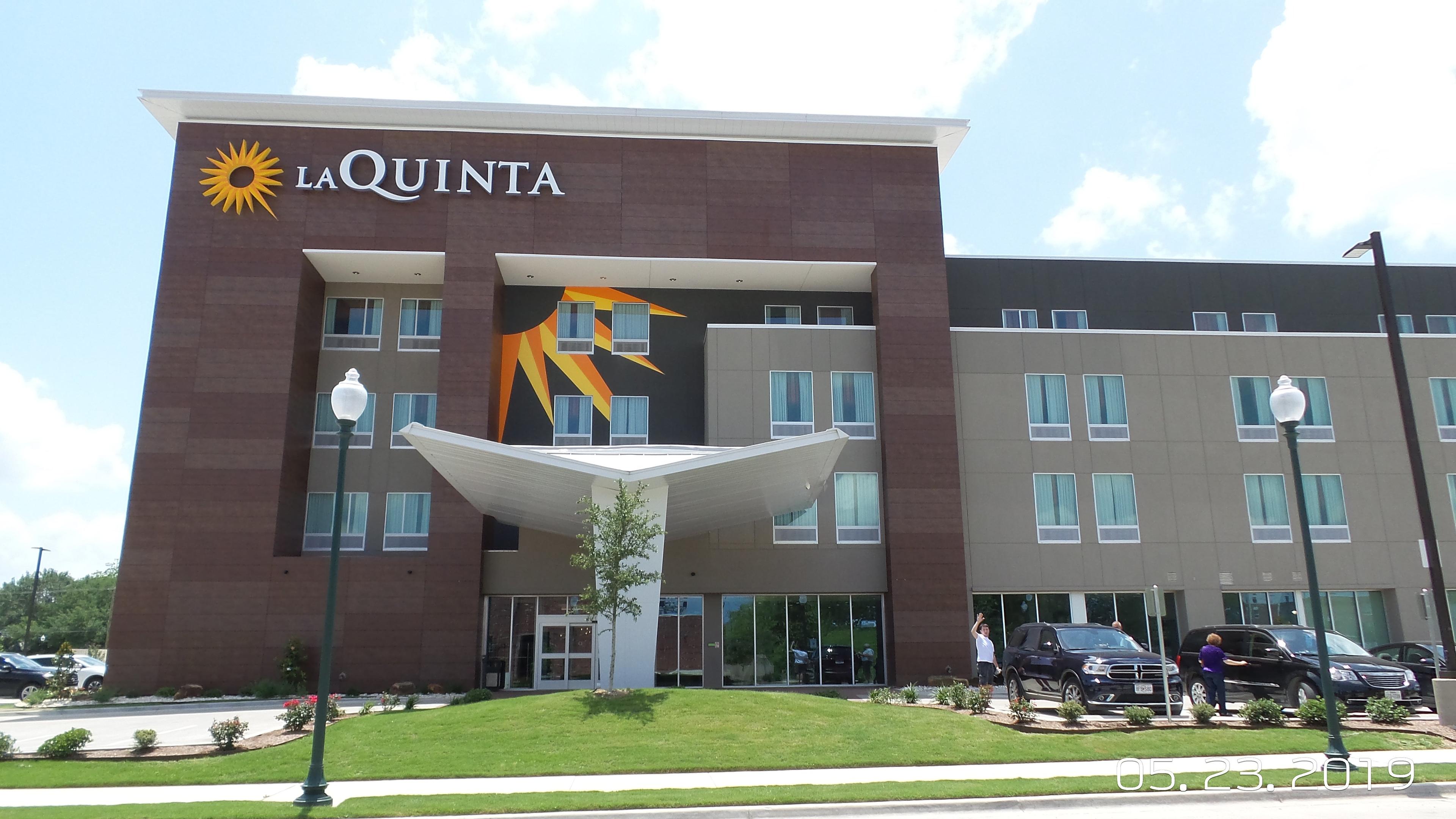 La Quinta Inn and Suites By Wyndham Waco Downtown-Baylor