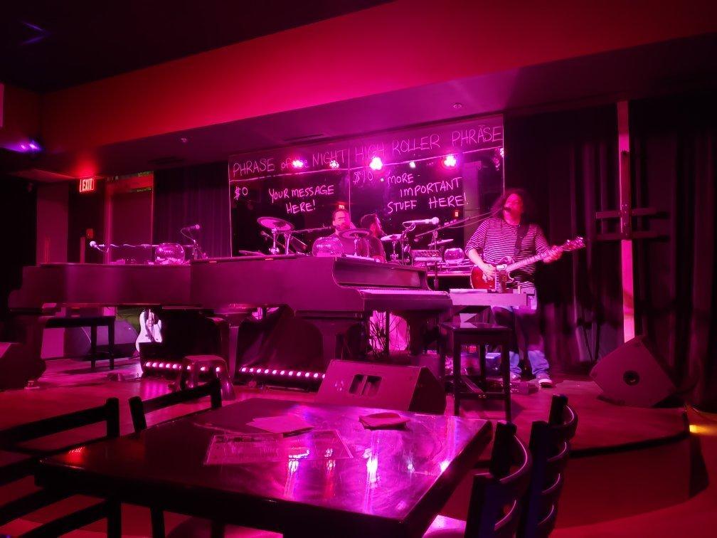 D's Keys Dueling Pianos