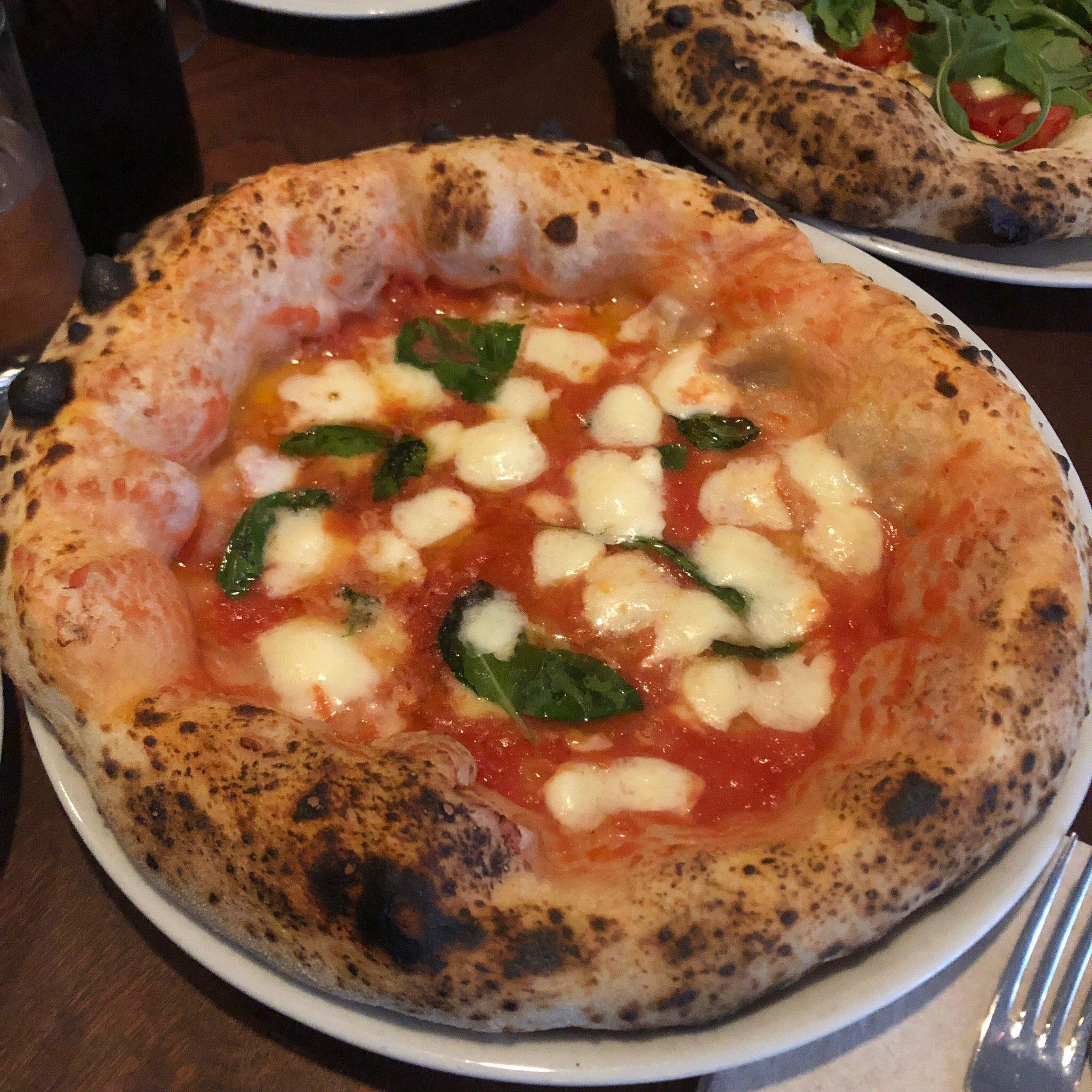 Una Pizza Napoletana