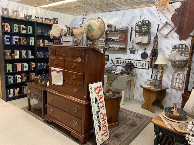 Hidden Treasures Mall & Antiques