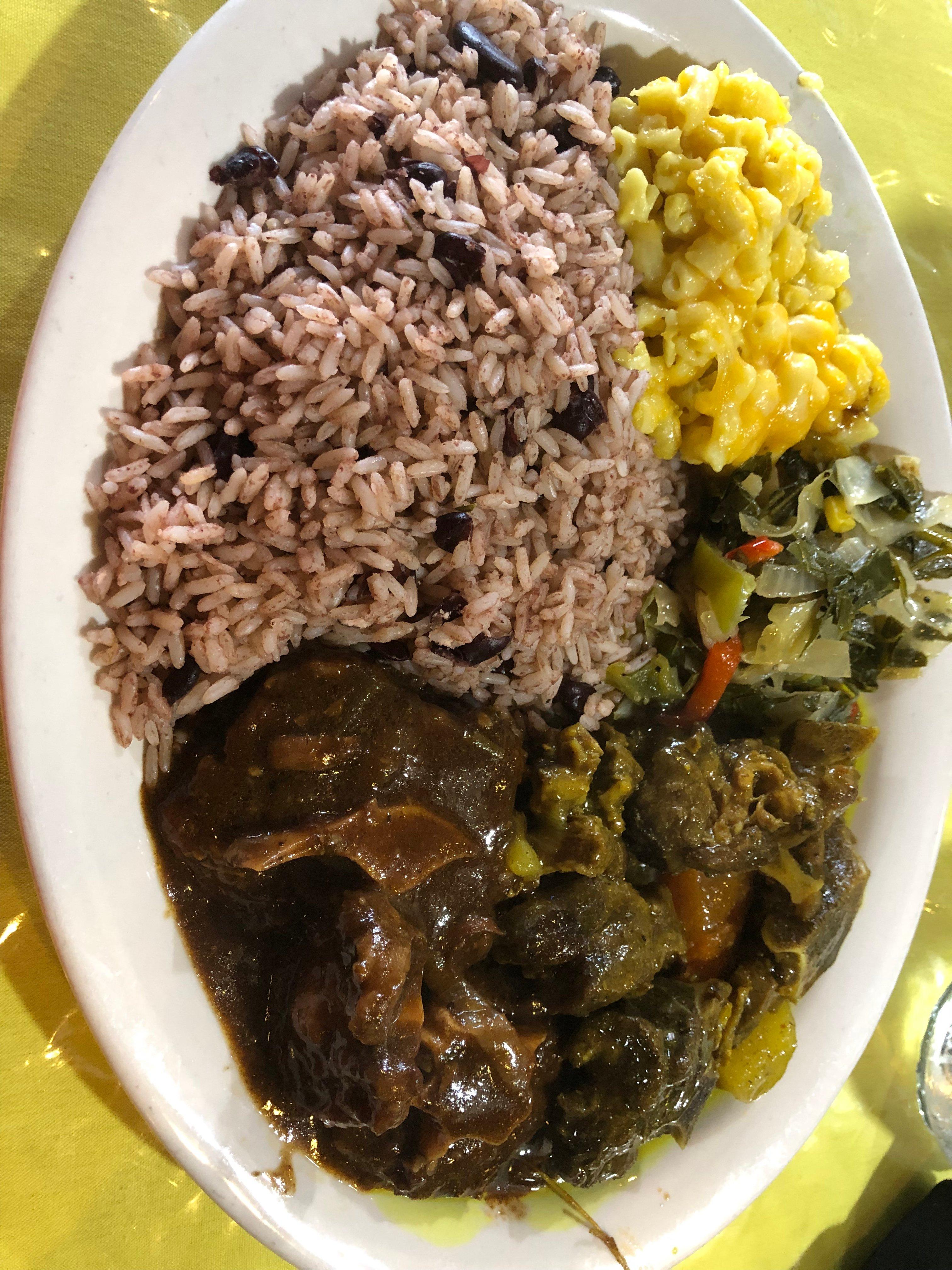 Mama's Caribbean Bar & Grill