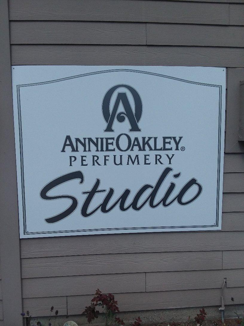 Annie Oakley Natural Perfumery