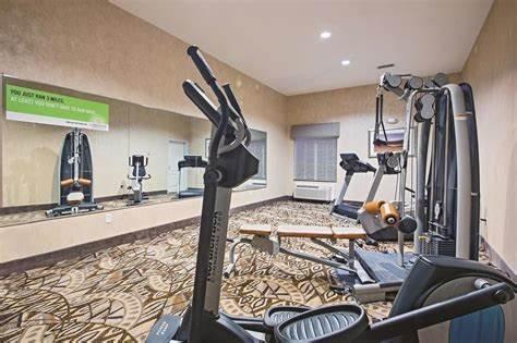 La Quinta Inn & Suites By Wyndham Fort Worth-Lake Worth