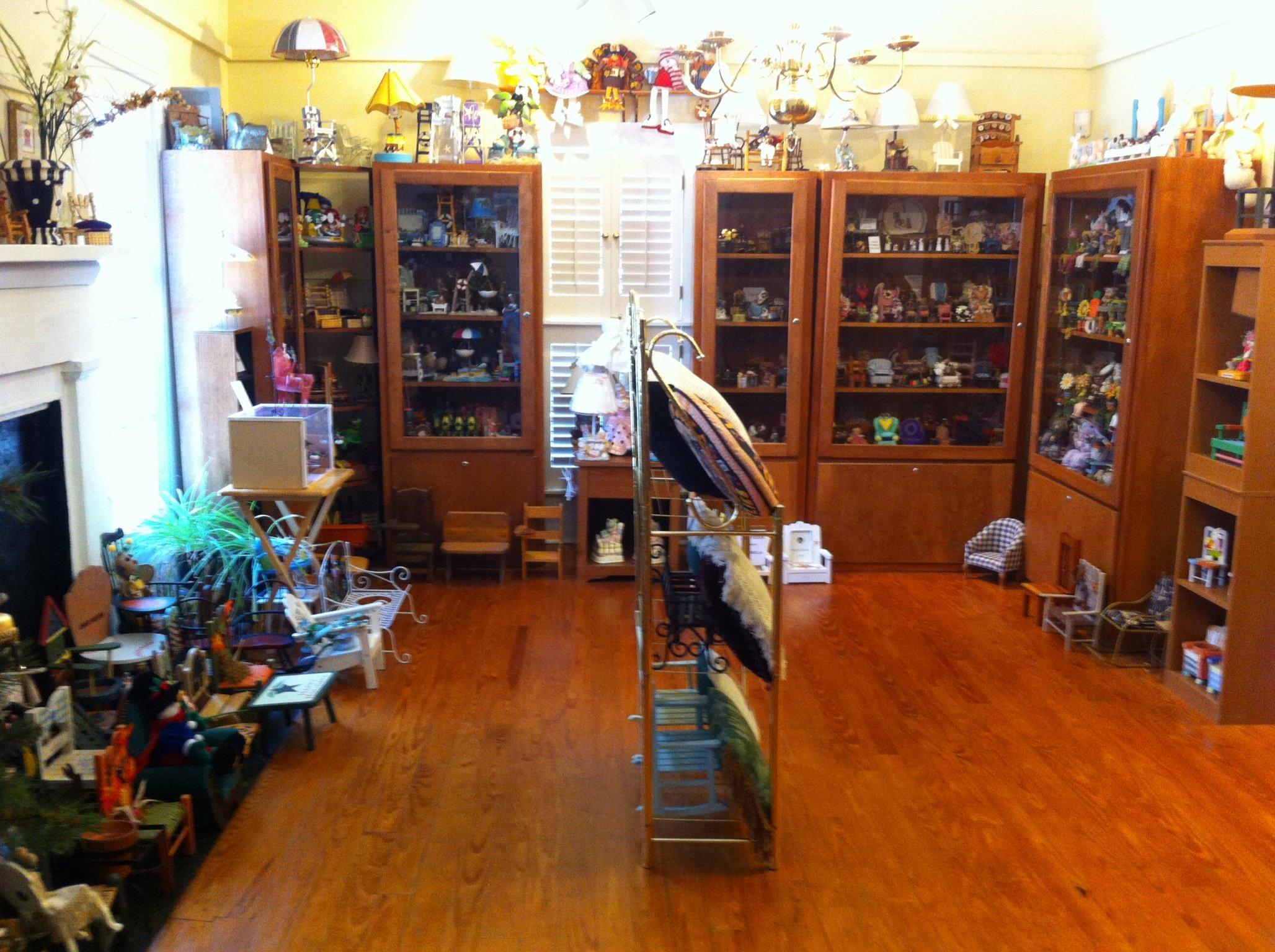 Collectibles & Antique Chair Gallery