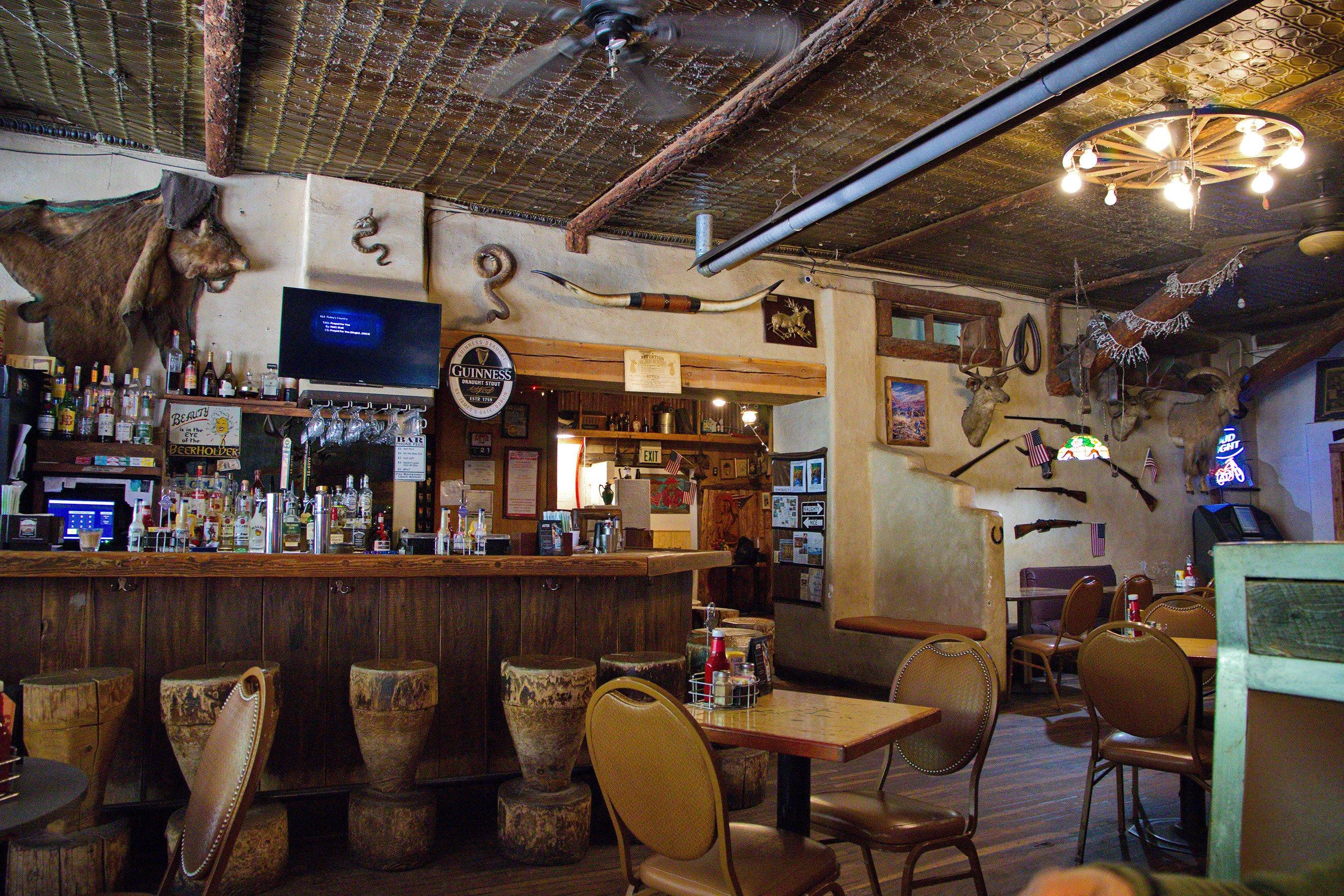 Los Ojos Restaurant & Saloon