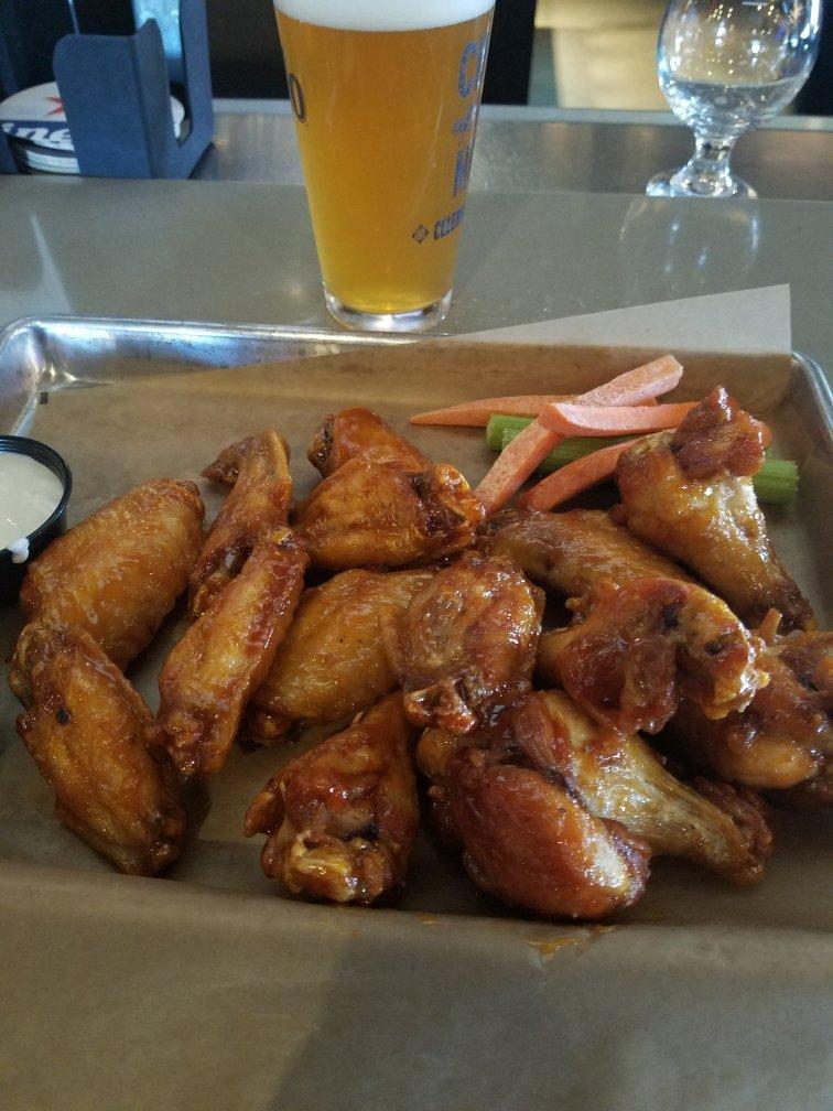 Buffalo Wild Wings Bar & Grill