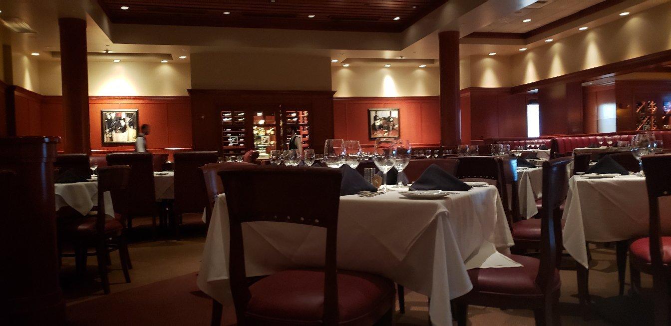 Fleming’s Prime Steakhouse & Wine Bar