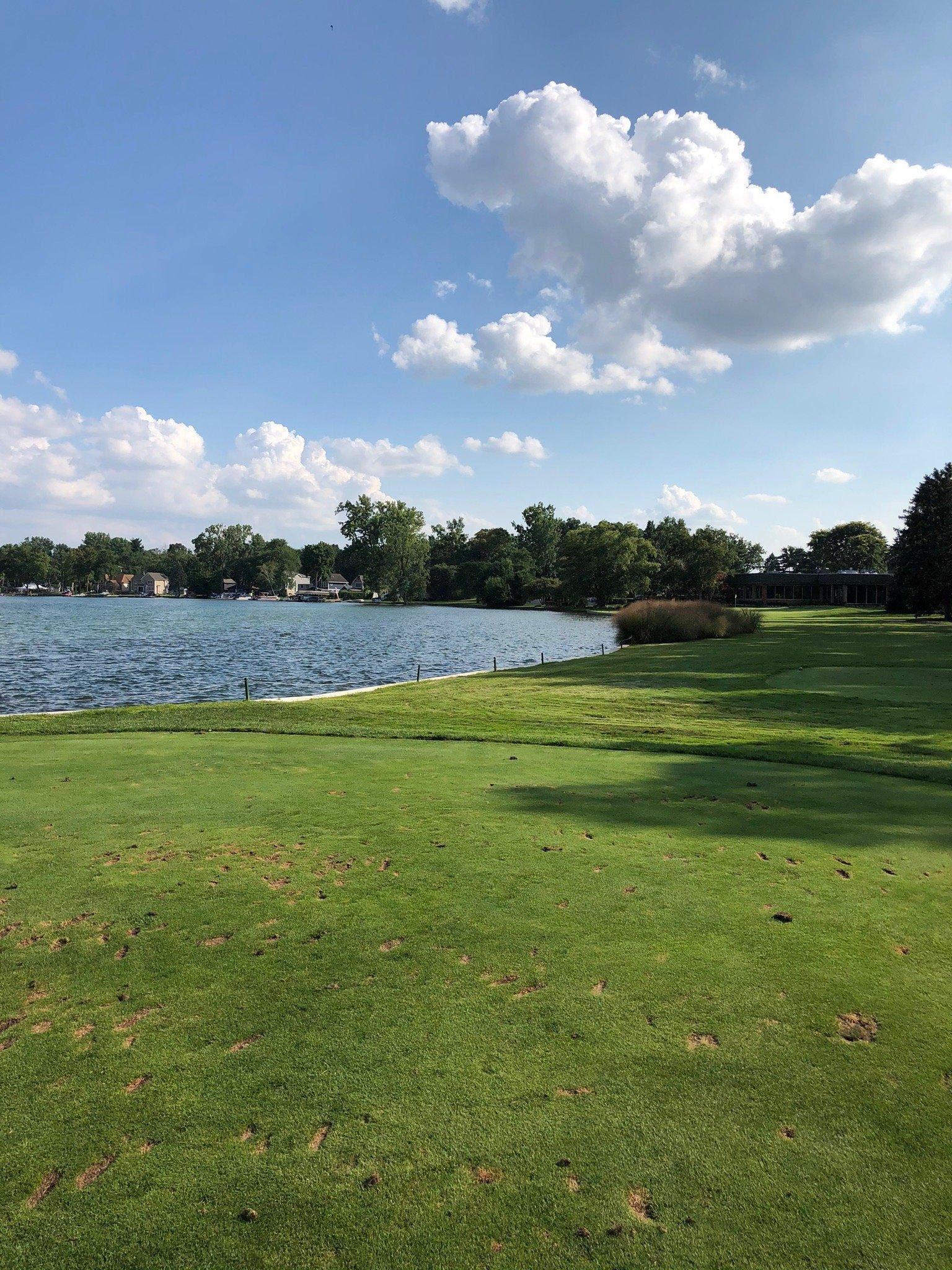 Bay Pointe Golf Club