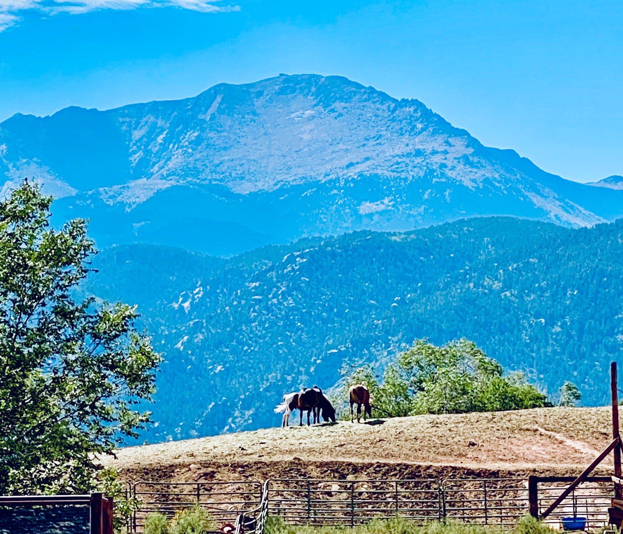 Garden of the Gods RV Resort