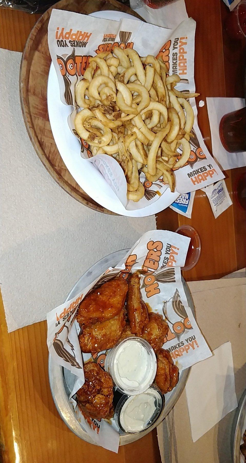 Hooters