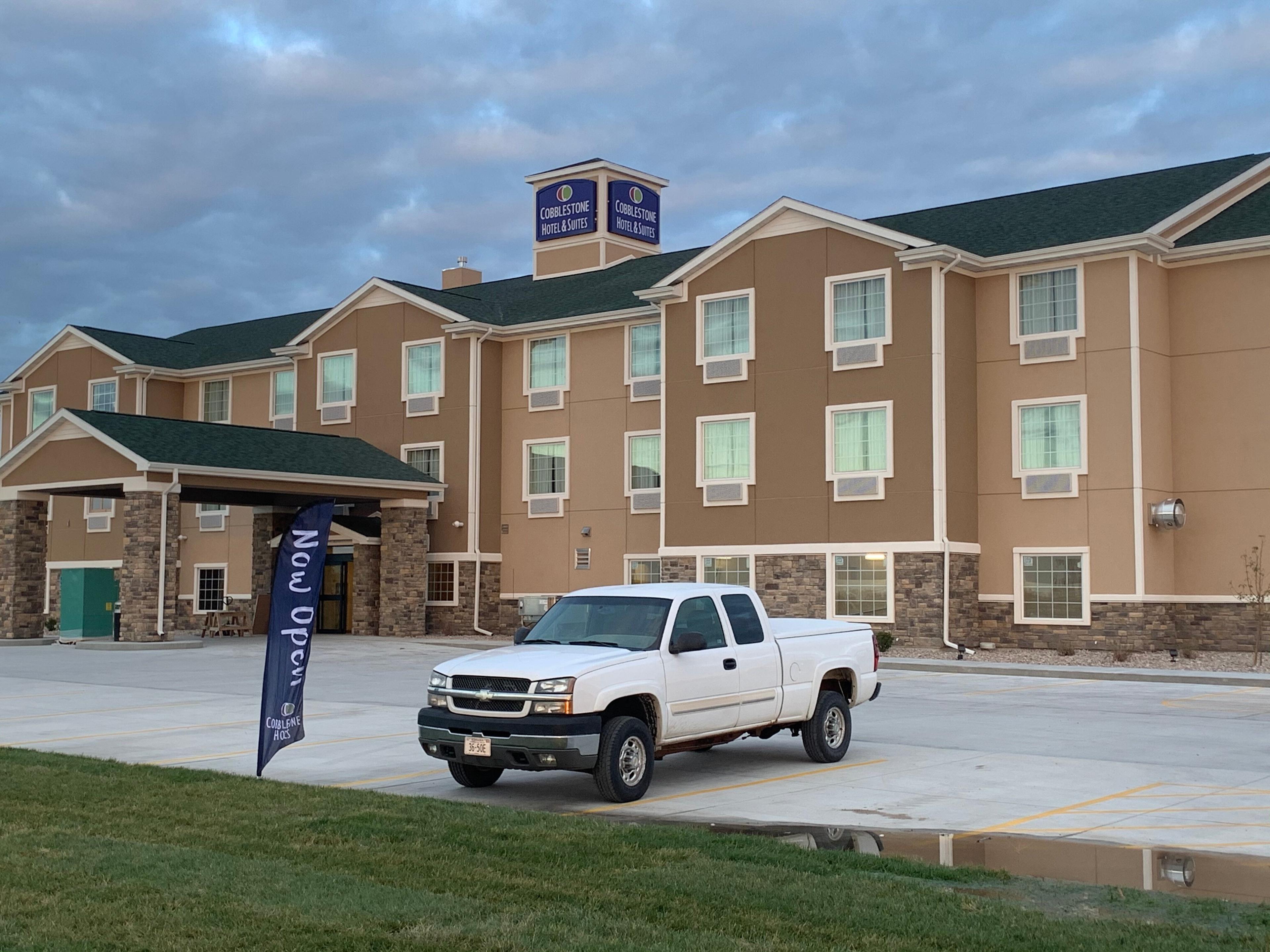 Cobblestone Hotel & Suites - Cozad