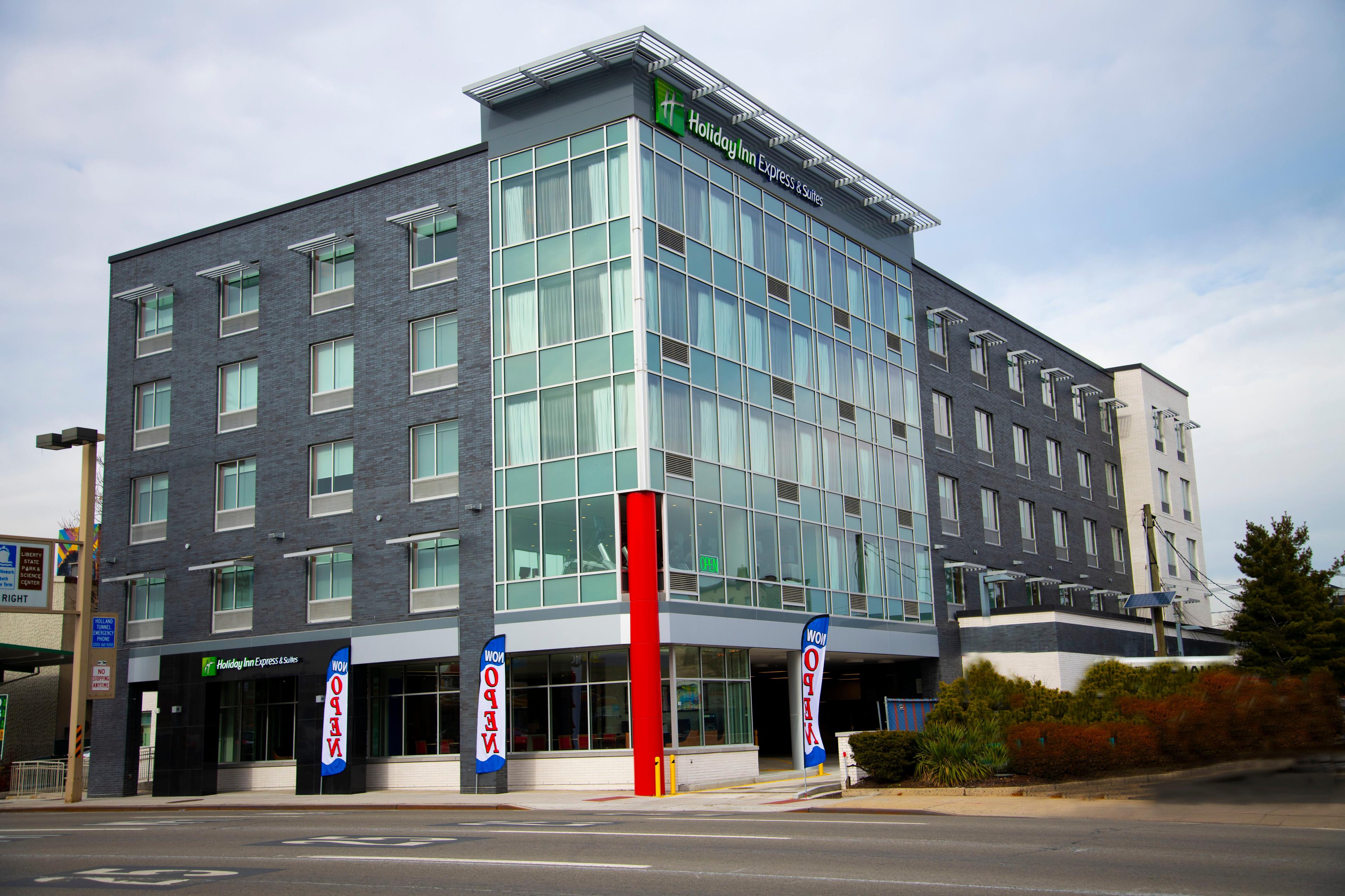 Holiday Inn Express & Suites Jersey City - Holland Tunnel, an IHG Hotel