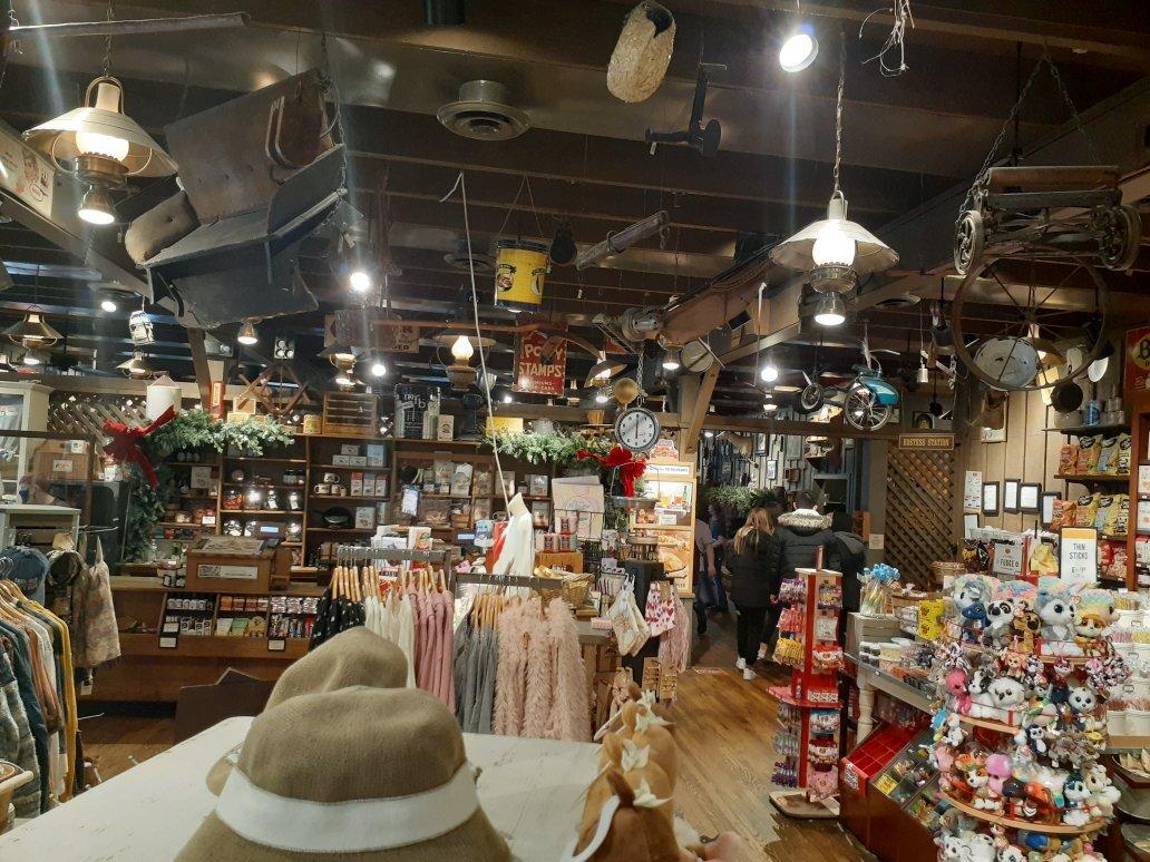 Cracker Barrel Old Country Store