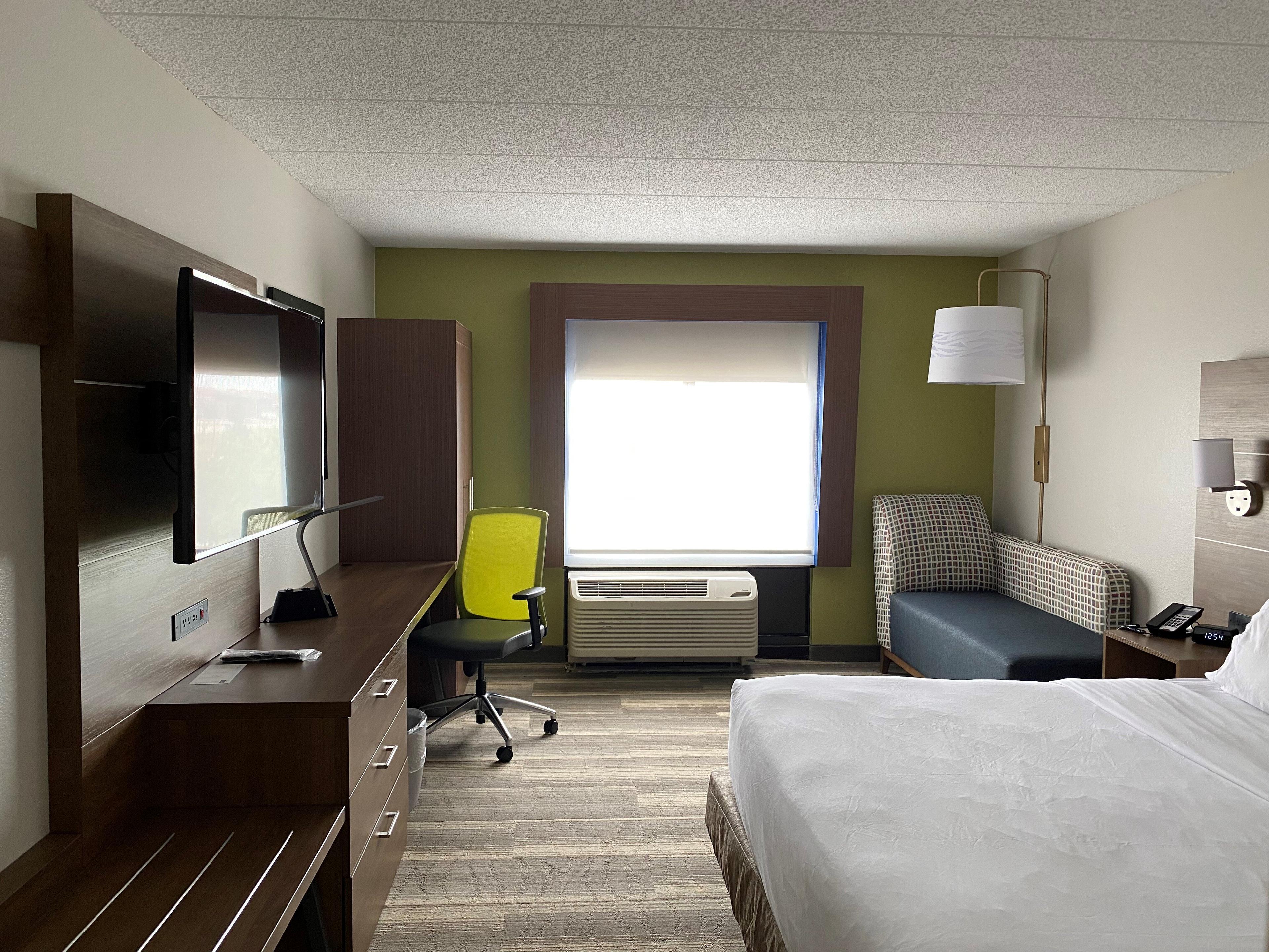 Holiday Inn Express & Suites Fort Wayne, an IHG Hotel