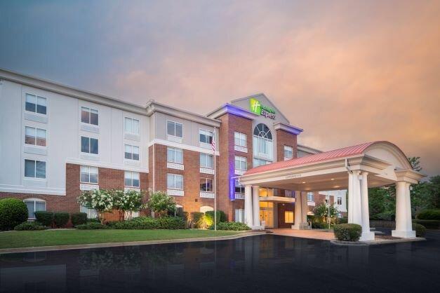 Holiday Inn Express & Suites Atlanta-Johns Creek, an IHG Hotel