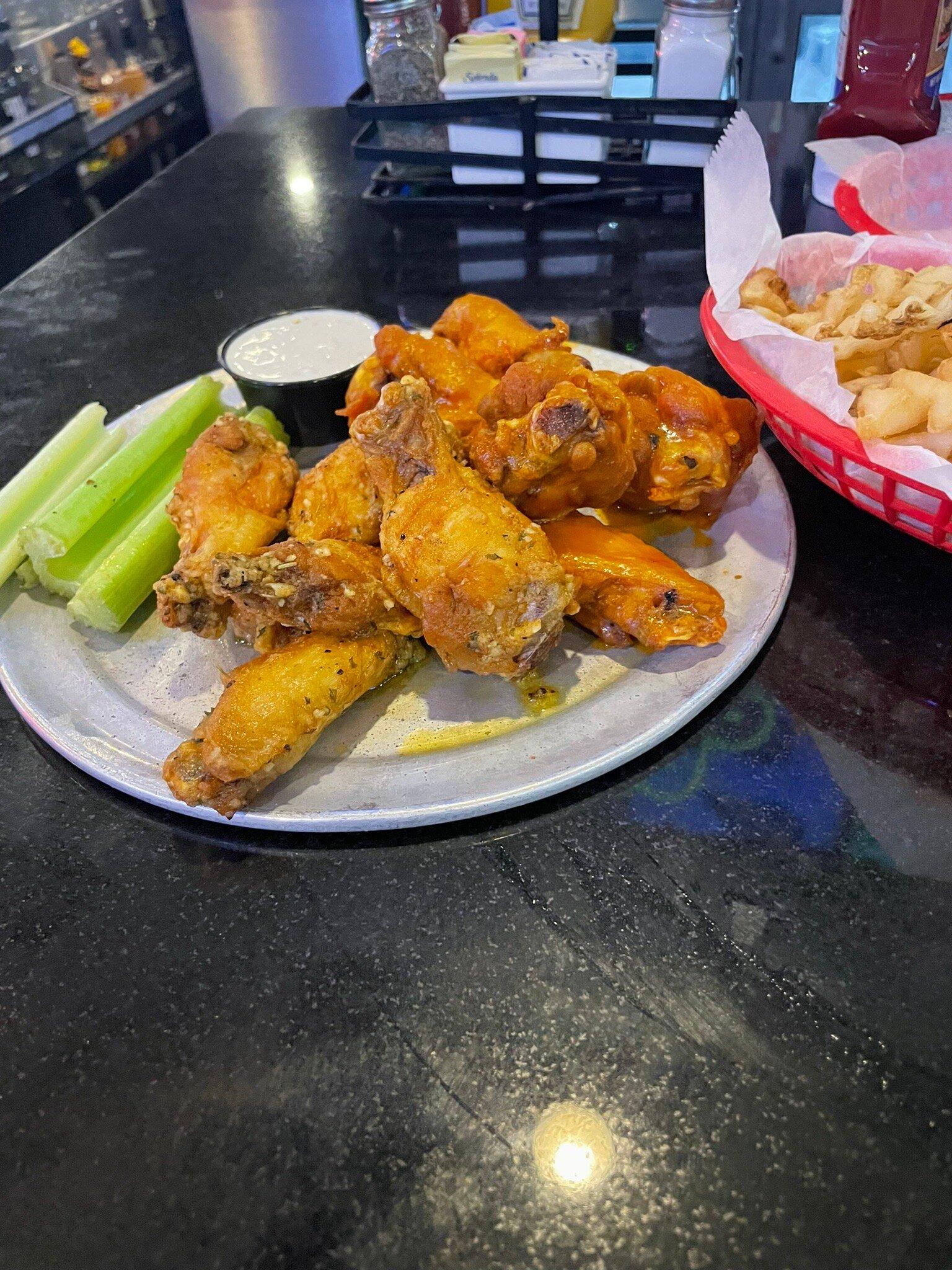 Pluckers Wing Bar