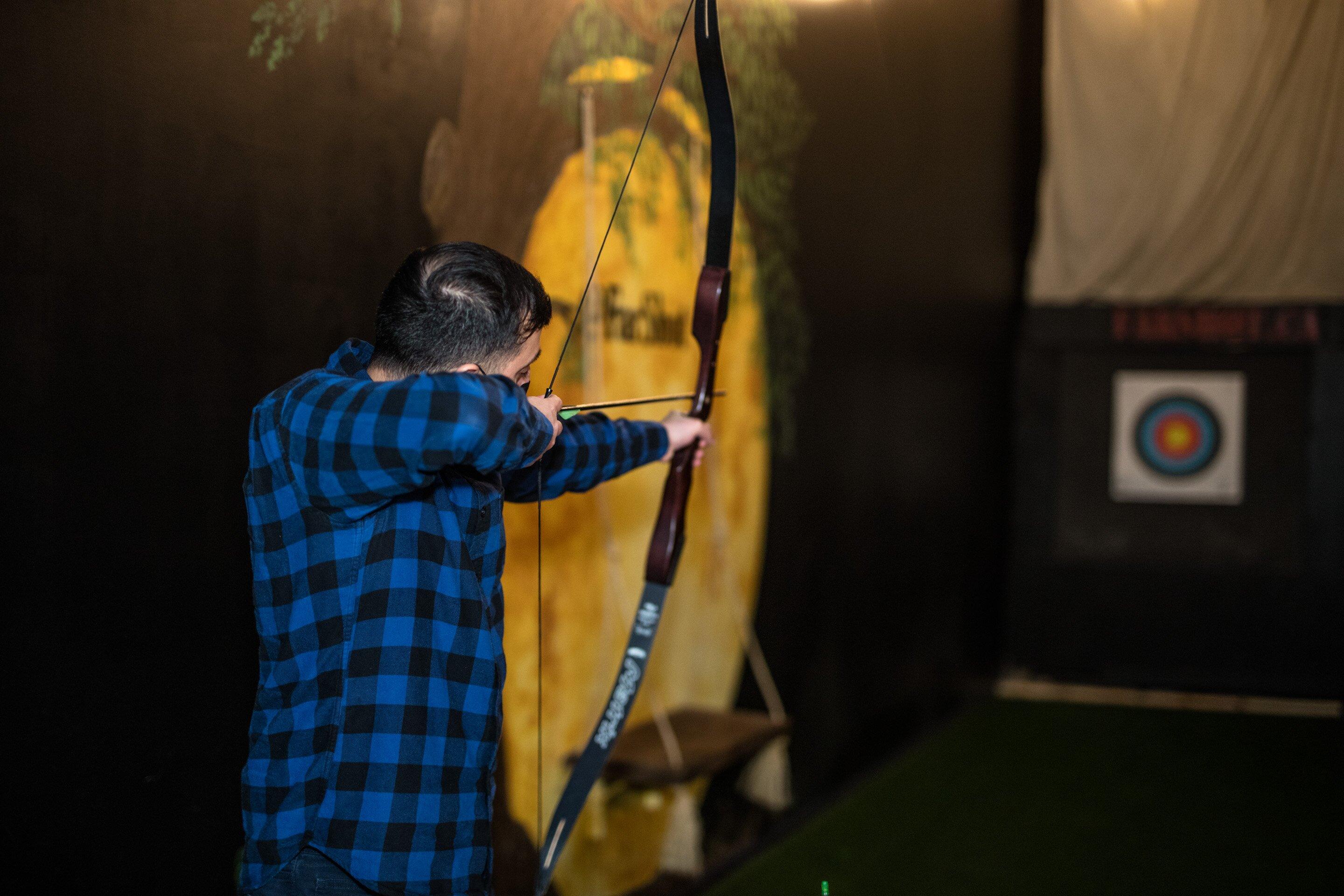 Far Shot Brampton - Axe Throwing, Knife And Archery