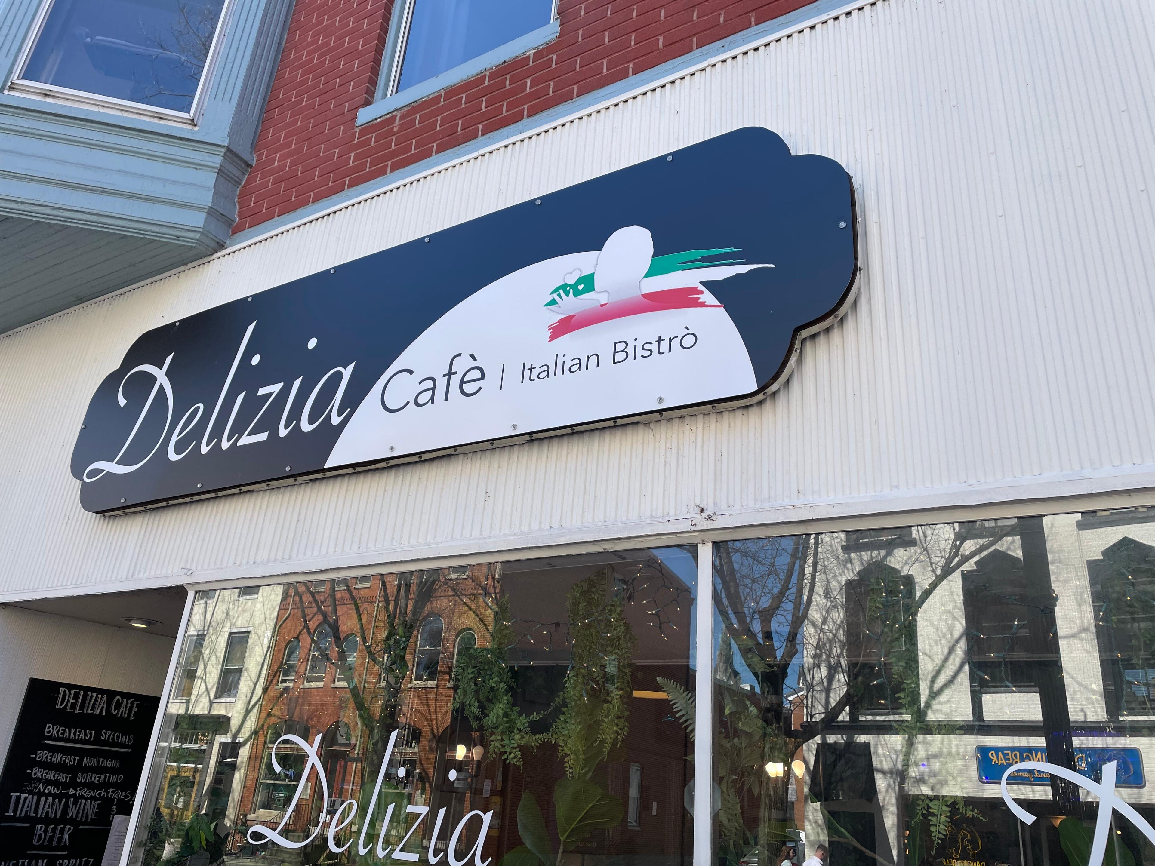 Delizia Cafe