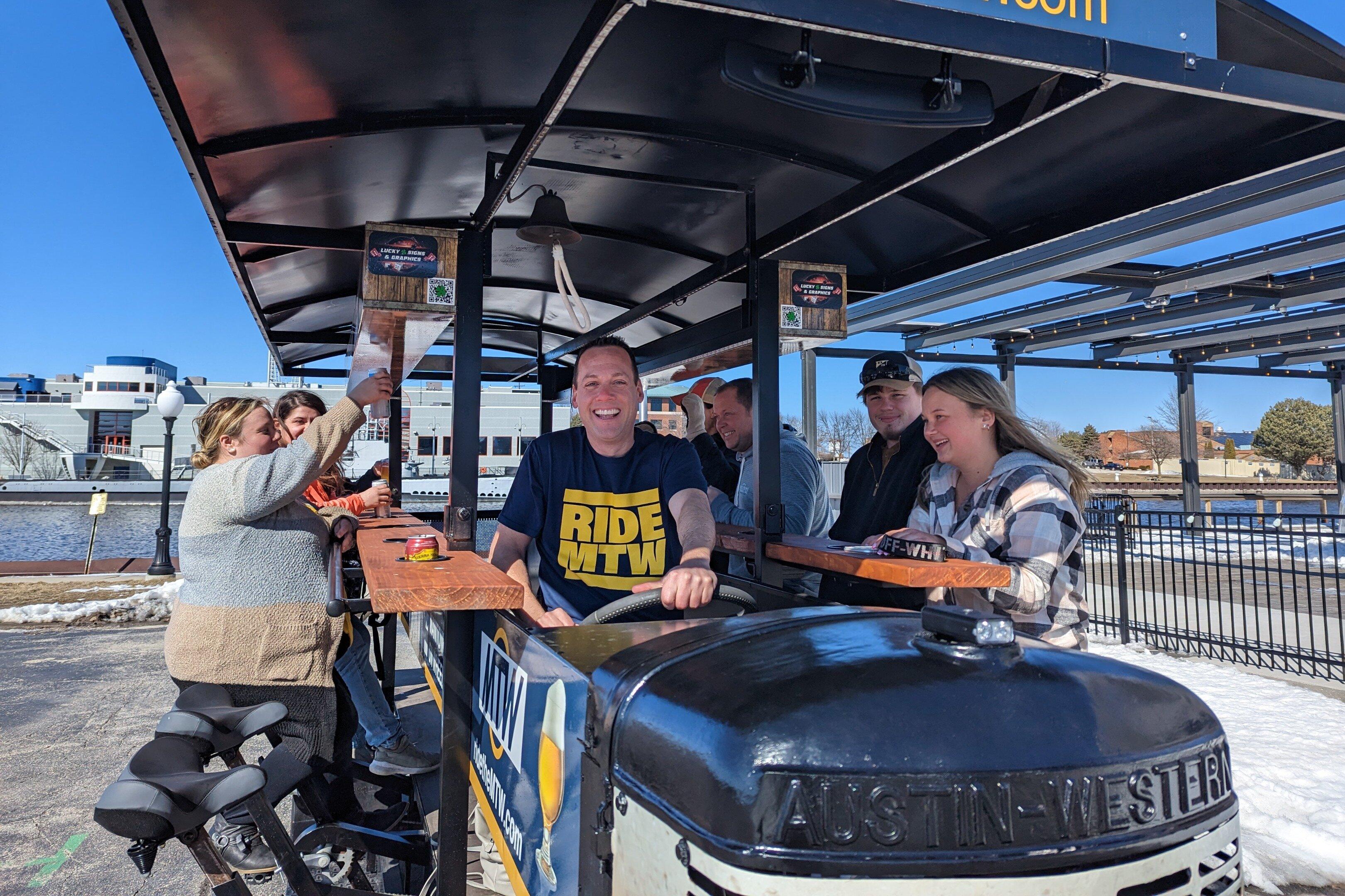 Manitowoc Tavern on Wheels