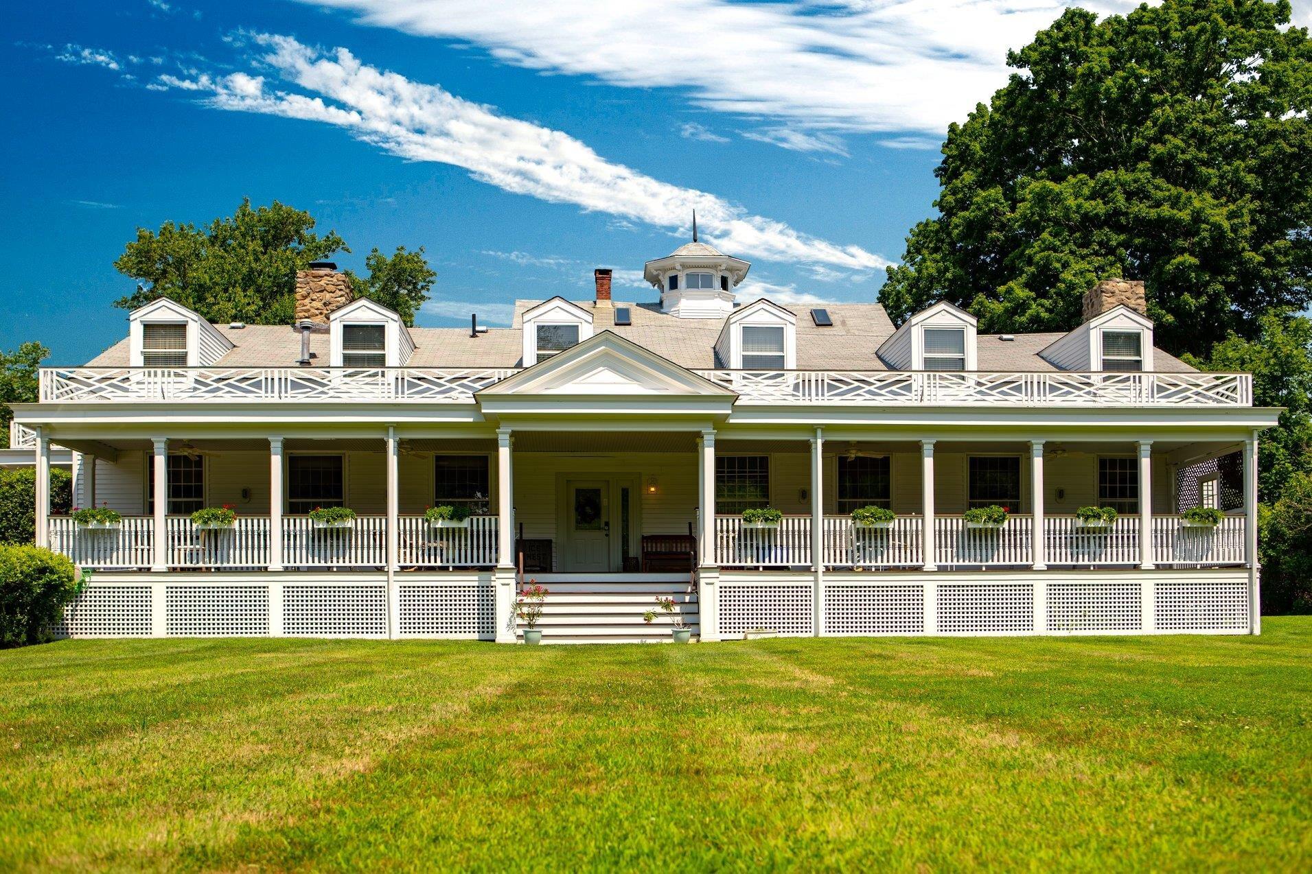 Captain Stannard Bed and Breakfast Country Inn