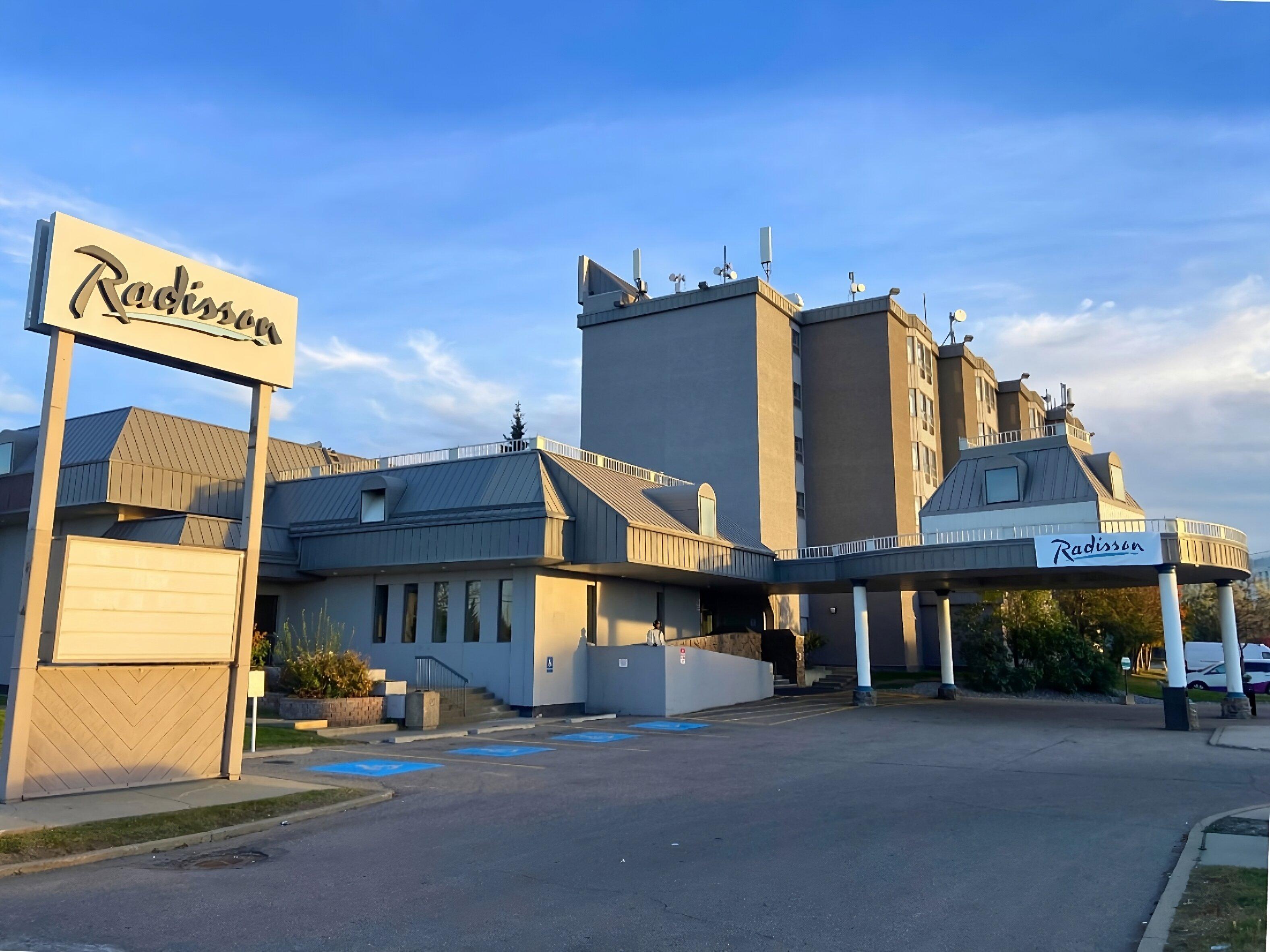 Coast West Edmonton Hotel & Conference Centre