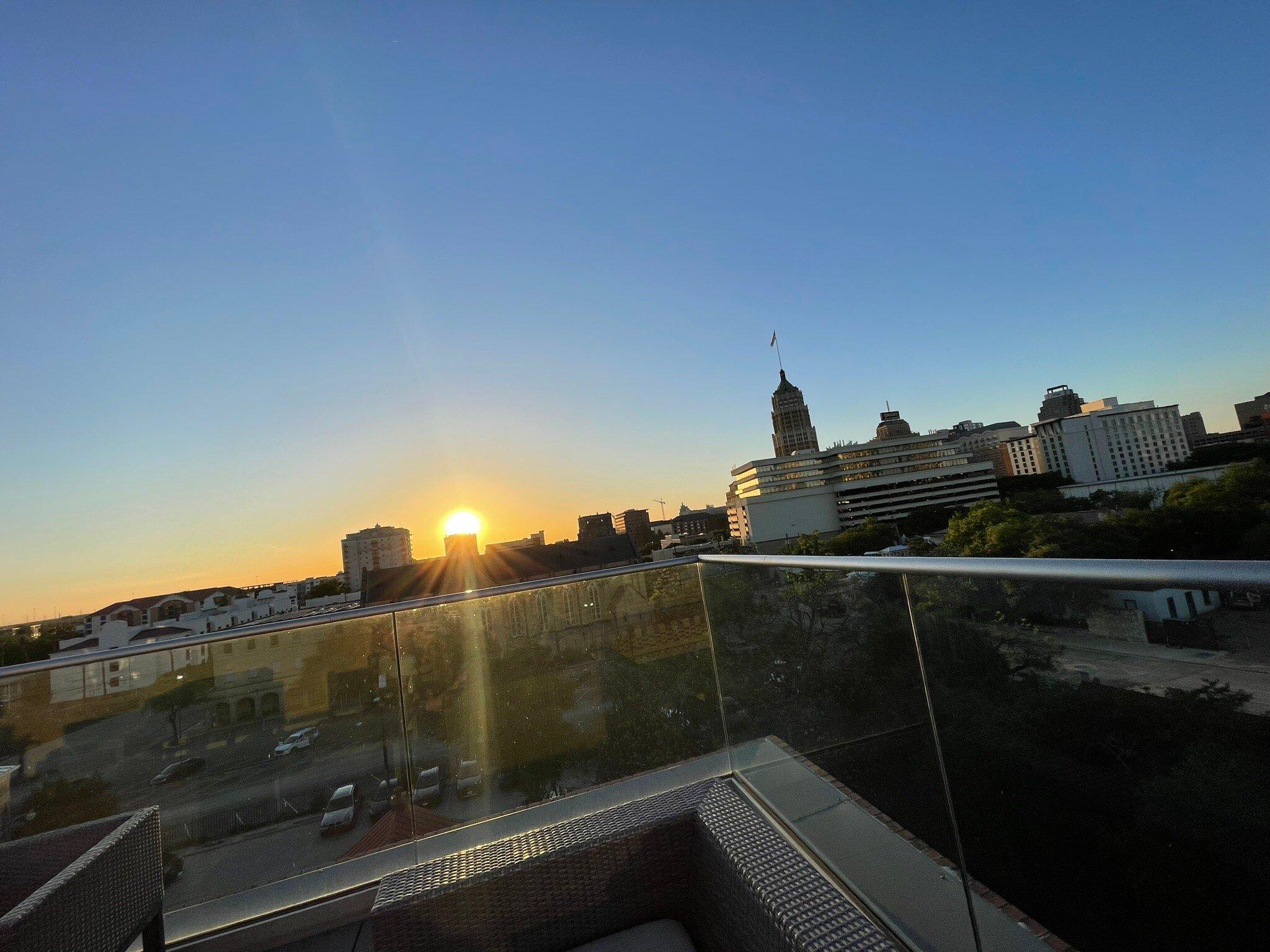 Fairmount Rooftop Oyster Bar