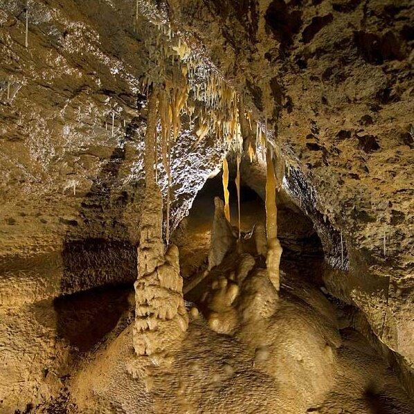 Lincoln Caverns & Whisper Rocks