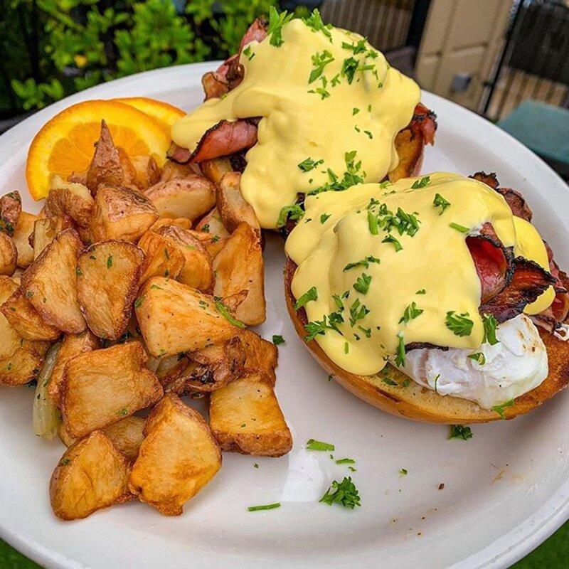 Max and Louie's New York Diner