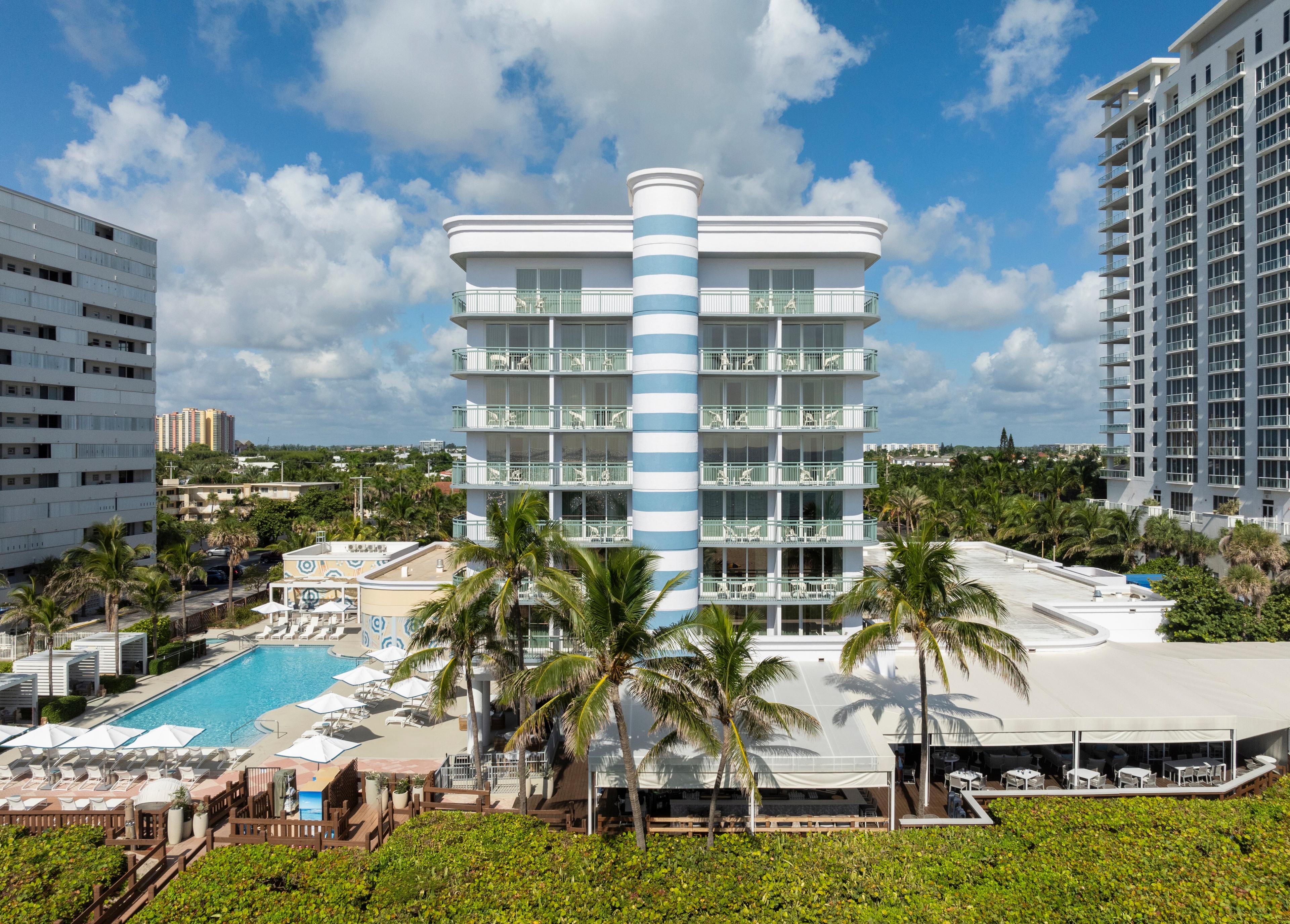 The Singer Oceanfront Resort, Curio Collection by Hilton