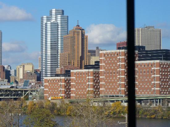 Holiday Inn Express & Suites Pittsburgh-South Side, an IHG Hotel