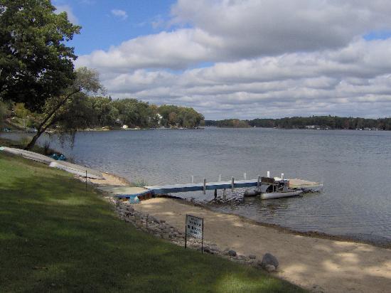 Lakeside Motel & Cottages